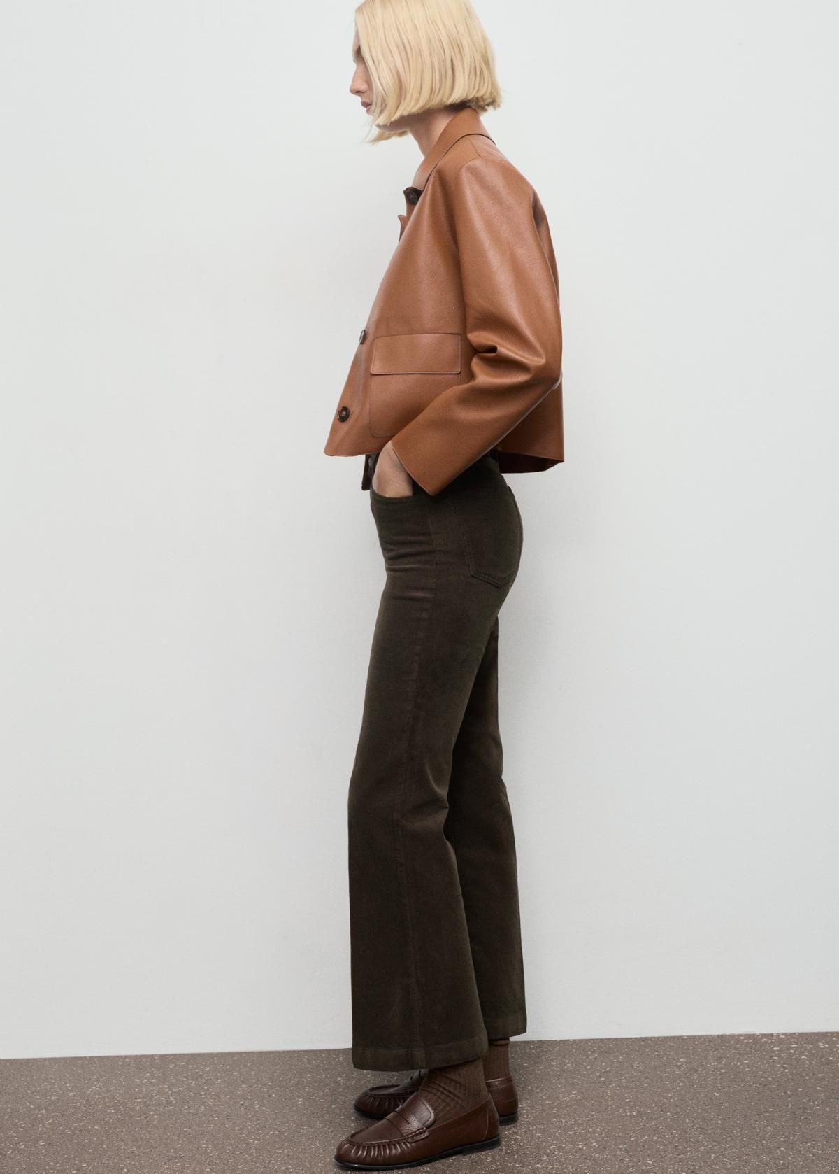 망고 코듀로이 플레어 미드웨이스트 팬츠 17037772 VINO - 상세 이미지 5