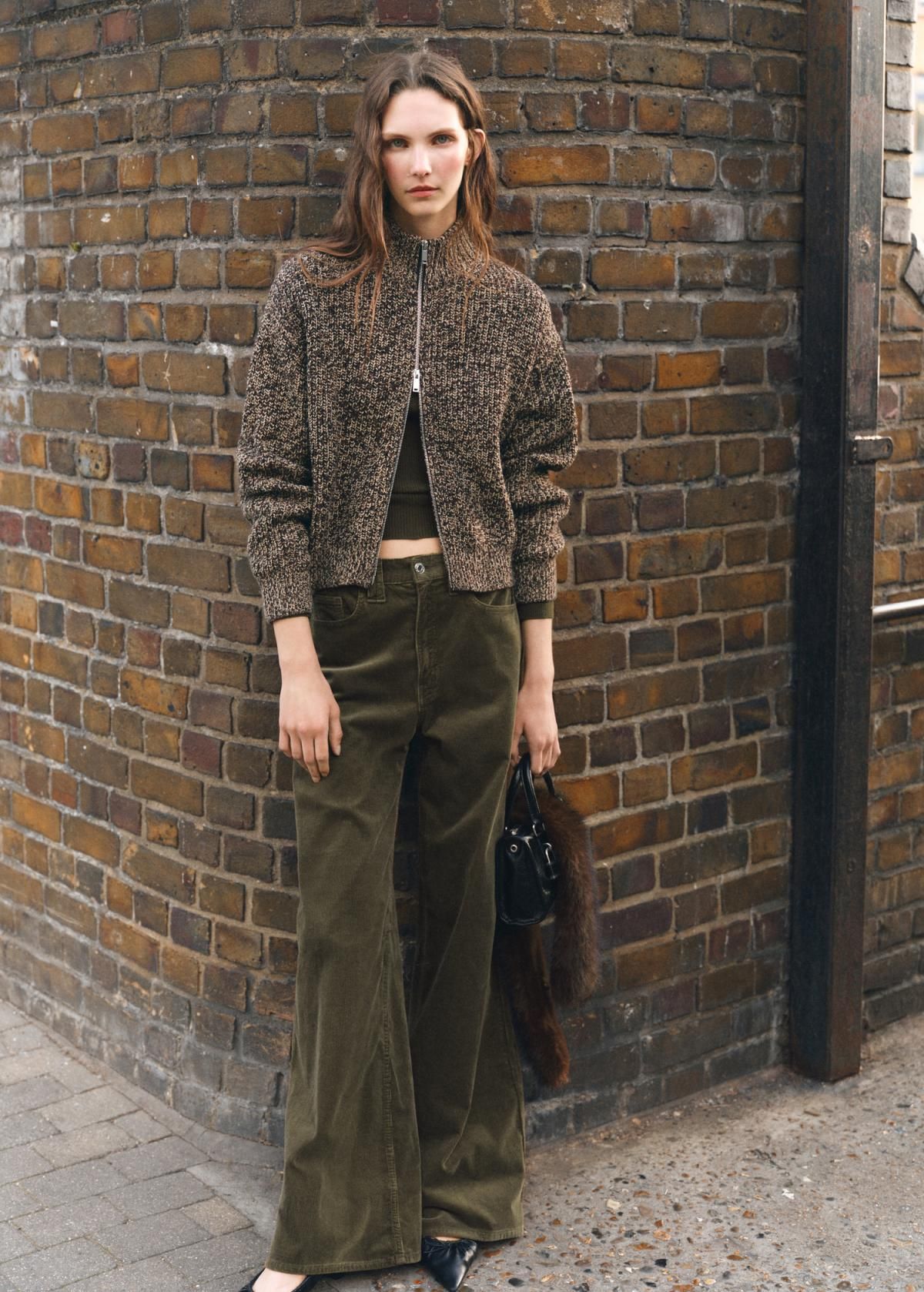 망고 코듀로이 하이웨이스트 와이드 팬츠 17079093 KHAKI - 상세 이미지 2