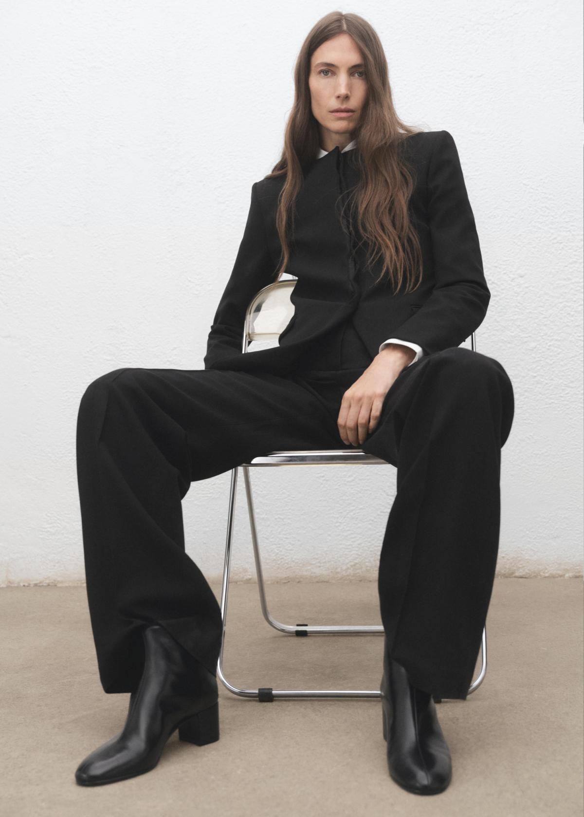 망고 프리미엄 블랙 레더 청키힐 앵클부츠 17077776 NEGRO - 상세 이미지 2