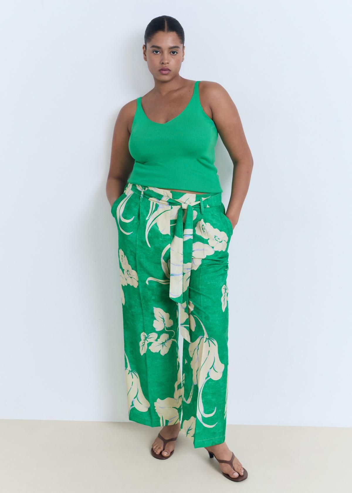 망고 트로피컬 플라워 패턴 와이드 크롭 팬츠 17041166 VERDE - 상세 이미지 5