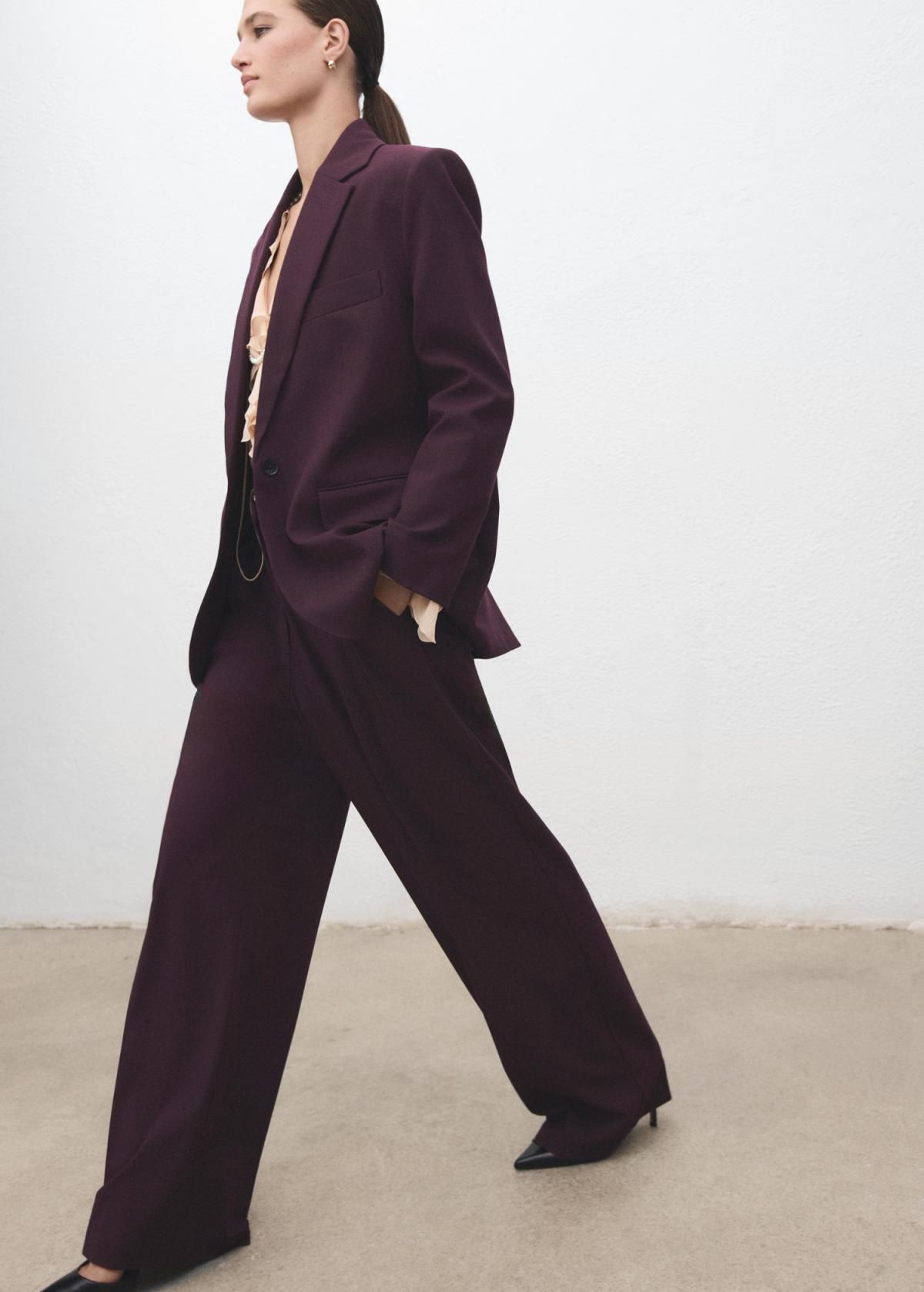 망고 테일러드 핀턱 미드웨이스트 와이드 팬츠 17067895 GRANATE - 상세 이미지 5