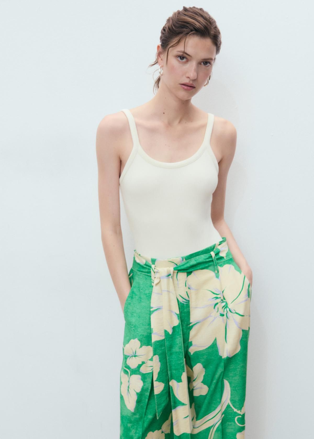 망고 트로피컬 플라워 패턴 와이드 크롭 팬츠 17041166 VERDE - 상세 이미지 4