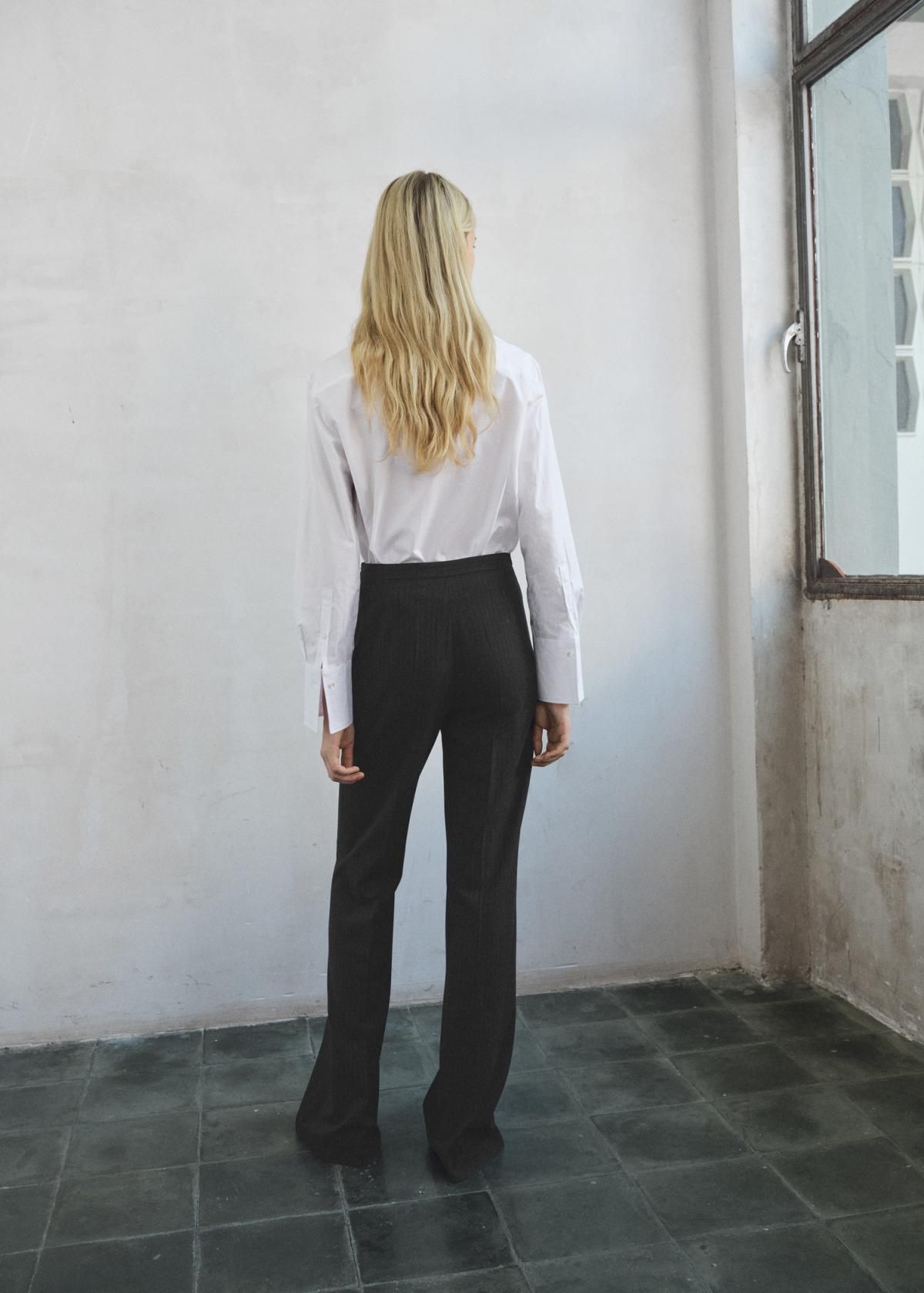 망고 테크니컬 하이웨이스트 스트라이프 슬랙스 팬츠 17075822 GRIS OSCURO VIGORE - 상세 이미지 3