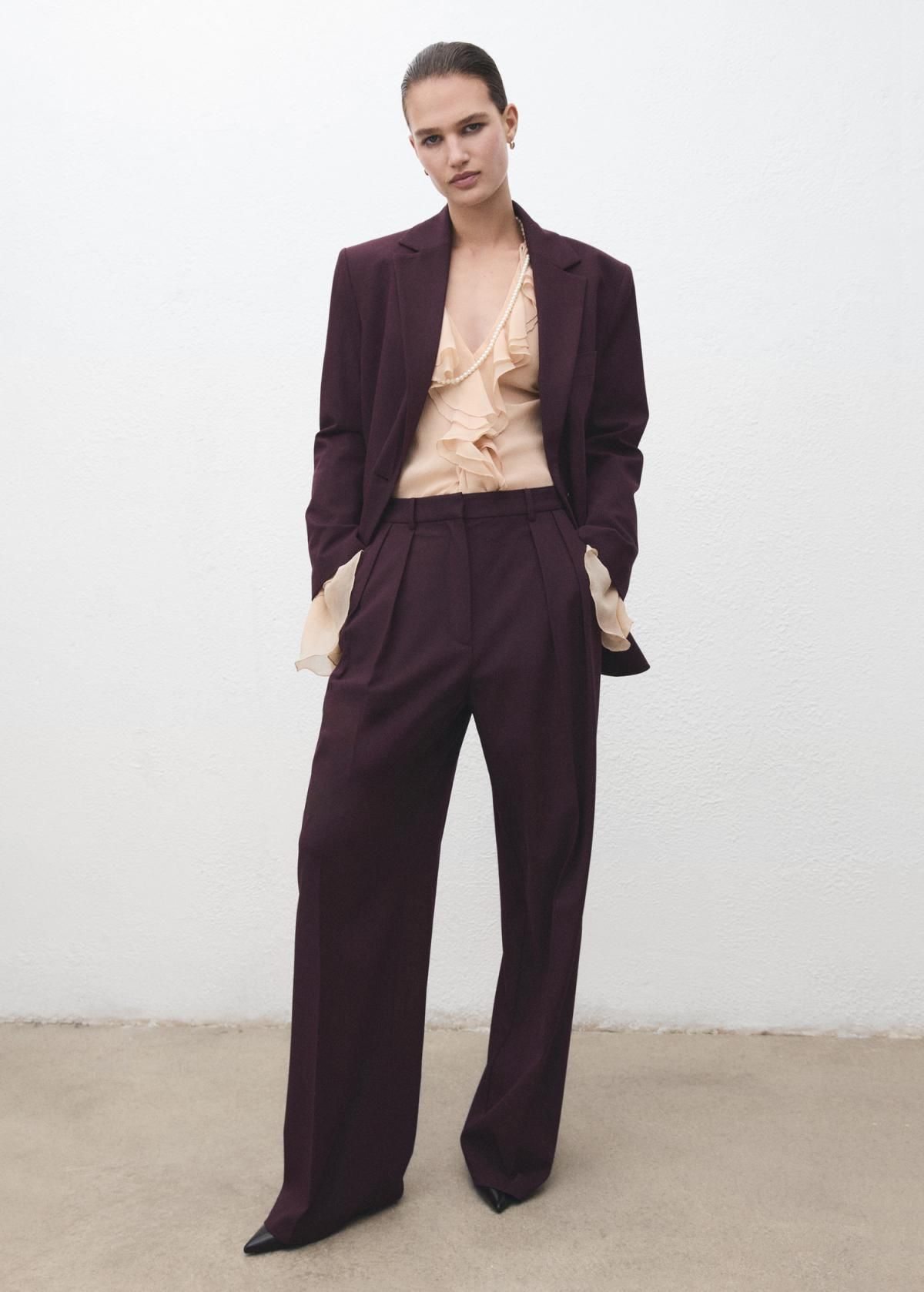 망고 테일러드 핀턱 미드웨이스트 와이드 팬츠 17067895 GRANATE - 상세 이미지 2