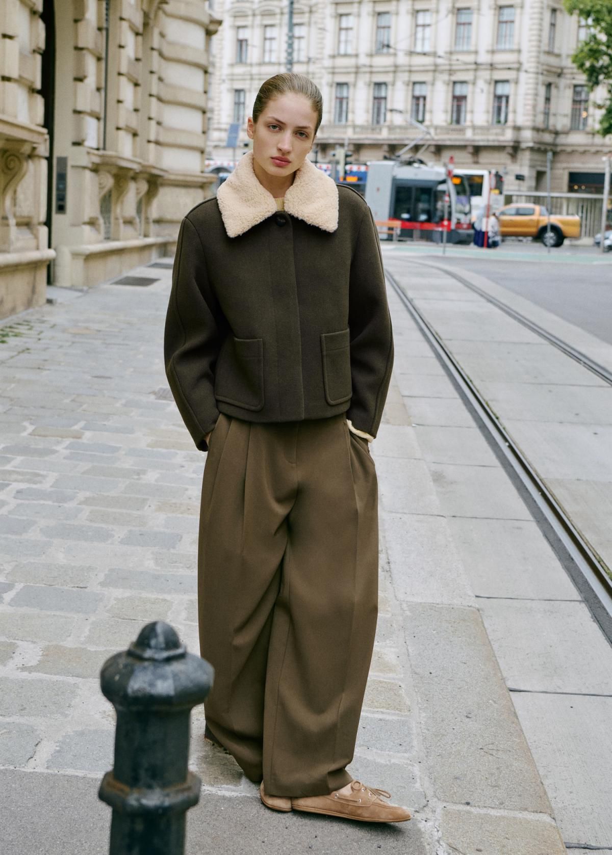 망고 와이드 핀턱 미드라이즈 테크니컬 팬츠 17095990 KHAKI - 상세 이미지 3