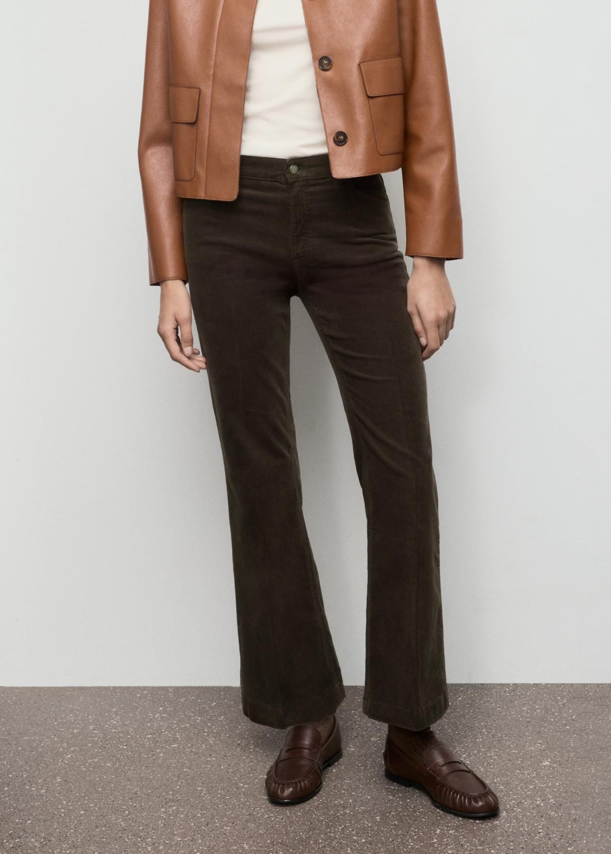 망고 코듀로이 플레어 미드웨이스트 팬츠 17037772 VINO - 상품 이미지