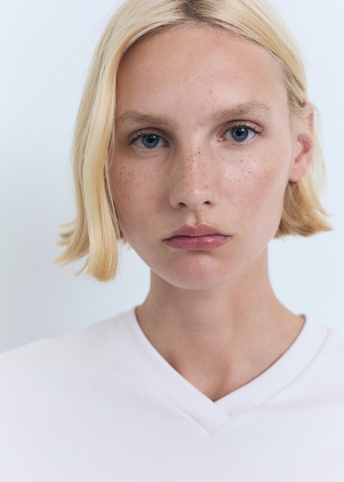 망고 프리미엄 코튼 브이넥 반팔 티셔츠 17021198 BLANCO - 상세 이미지 5