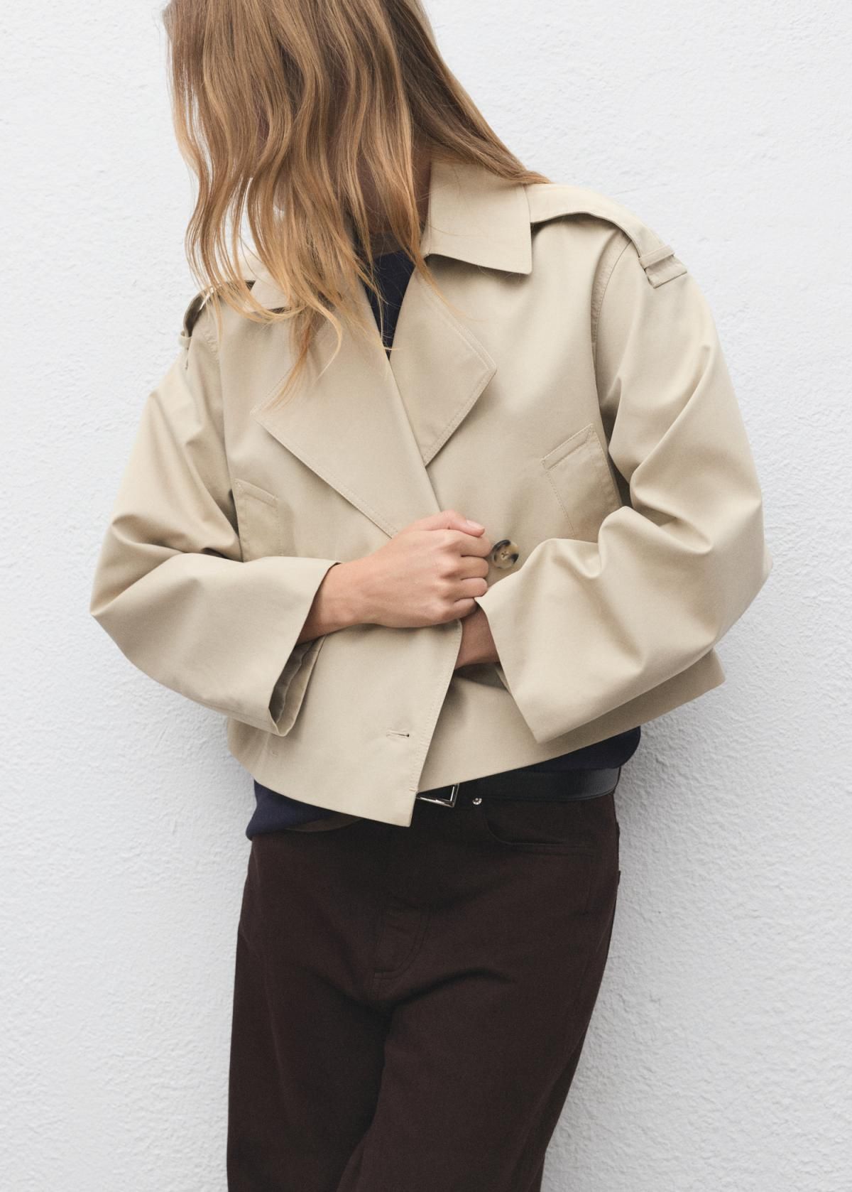 망고 트렌디 크롭 더블버튼 트렌치 크롭 재킷 17074438 BEIGE 이미지 6