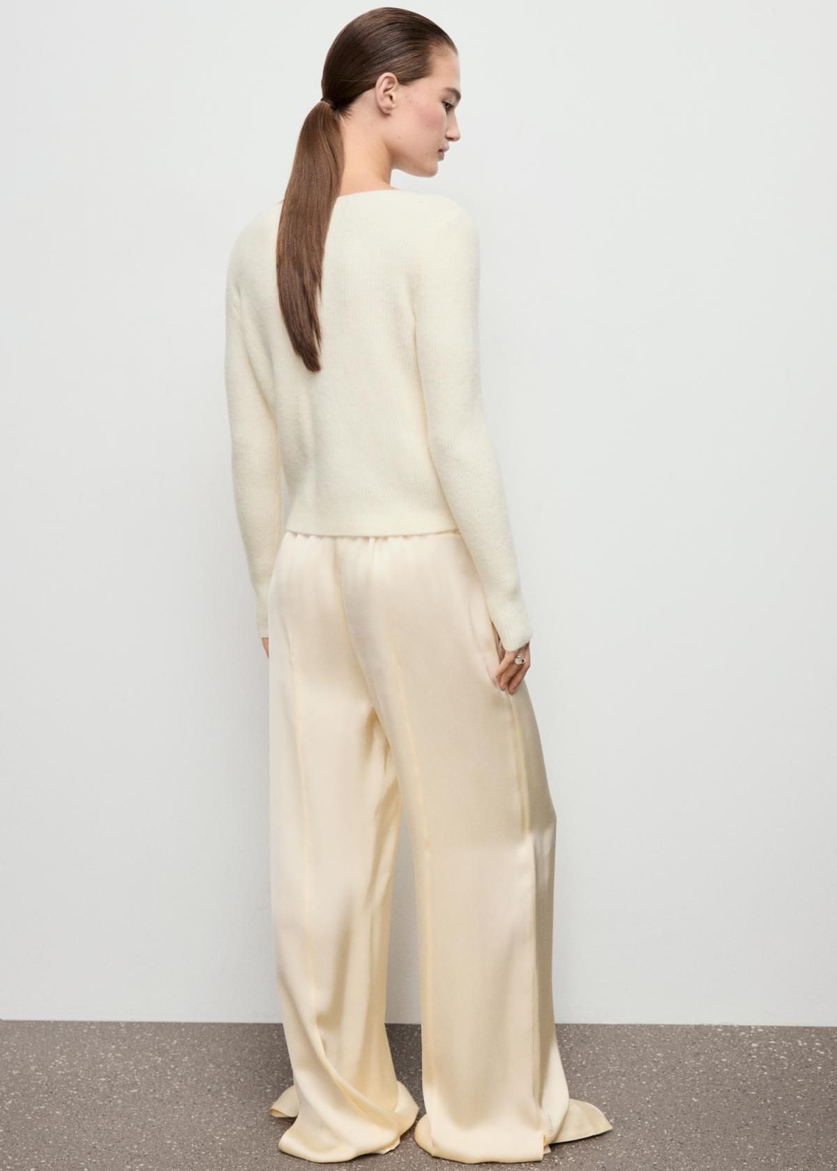 망고 슬림핏 골지 라운드넥 아이보리 니트 스웨터 17007849 BLANCO ROTO - 상세 이미지 4
