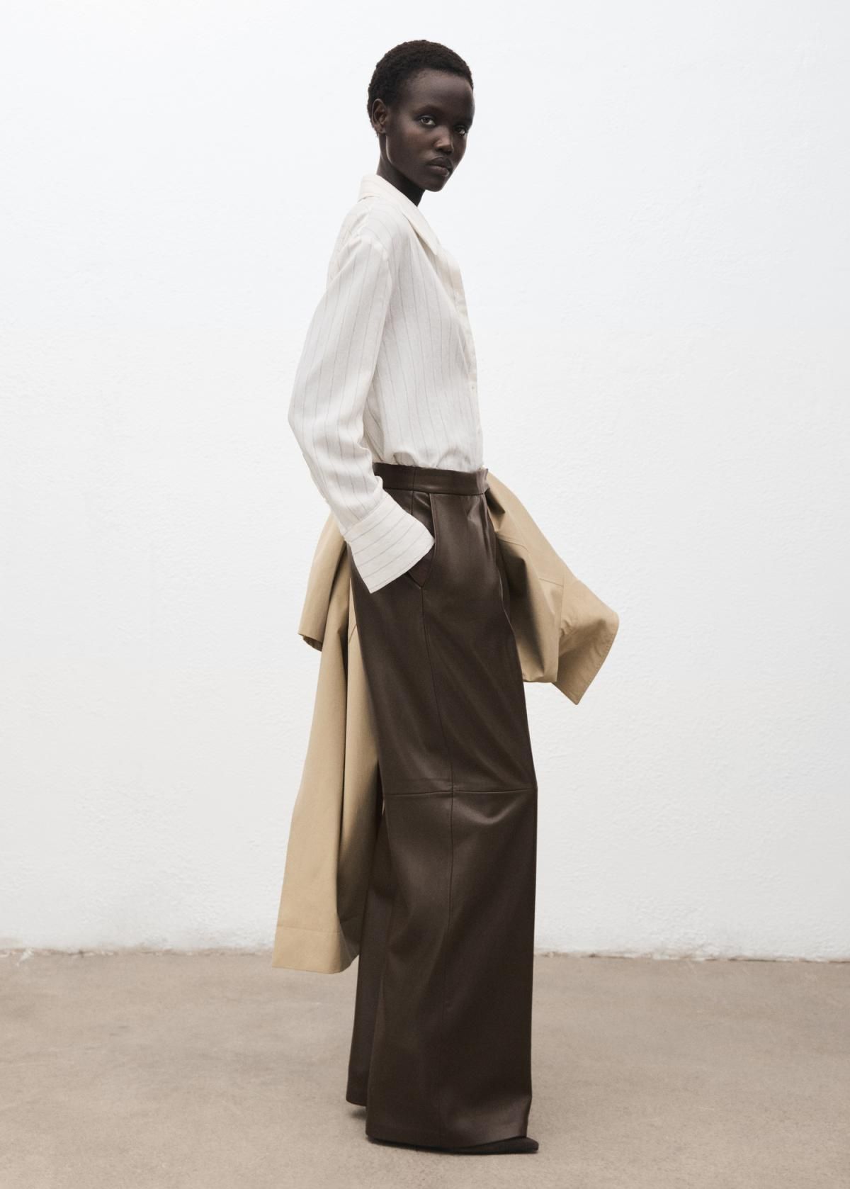 망고 에코 레더 와이드 팬츠 17085976 KHAKI - 상세 이미지 5