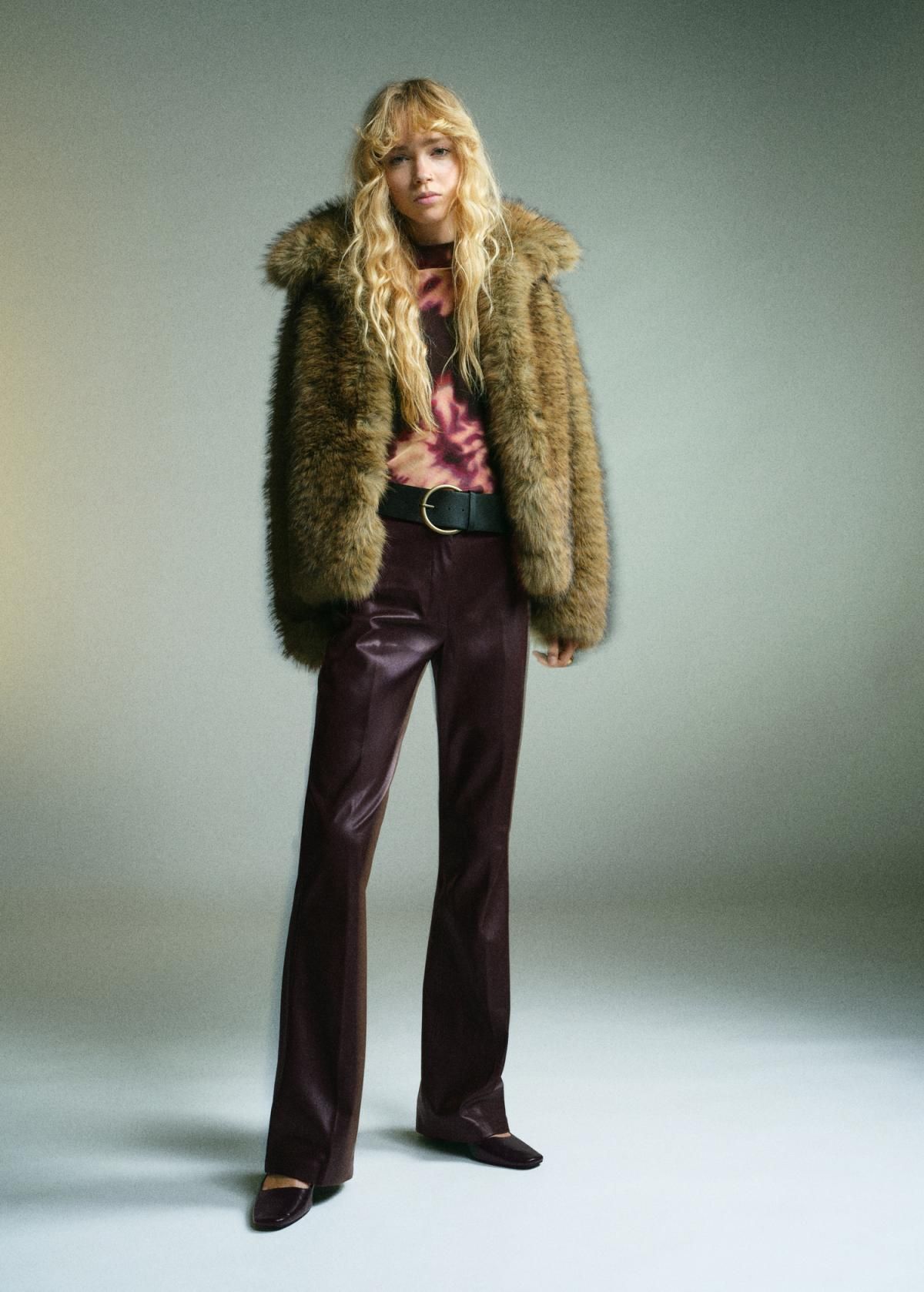 망고 에코레더 슬림핏 부츠컷 팬츠 17097803 VINO - 상세 이미지 2