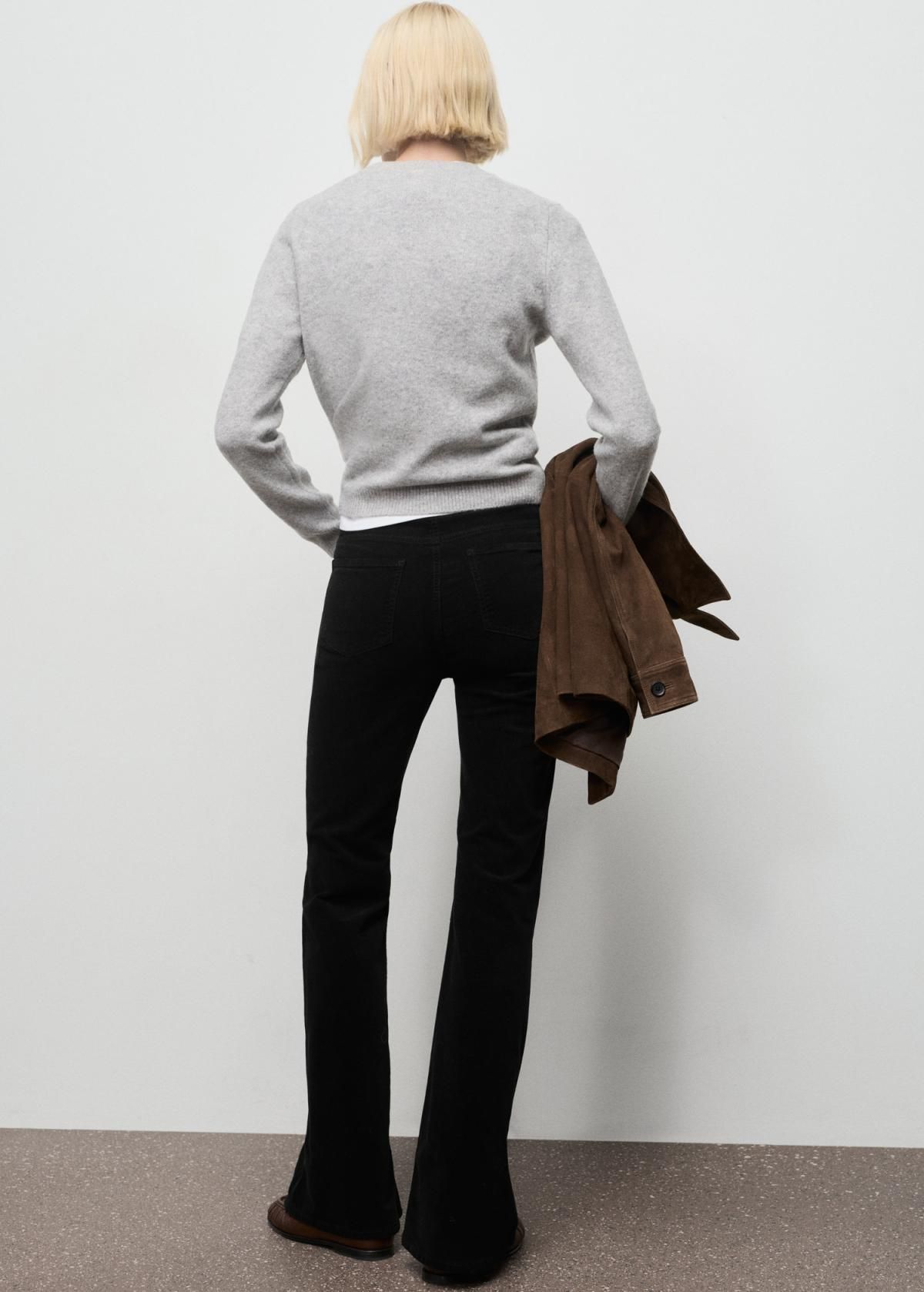 망고 벨벳 플레어 하이웨이스트 팬츠 17057781 NEGRO - 상세 이미지 3