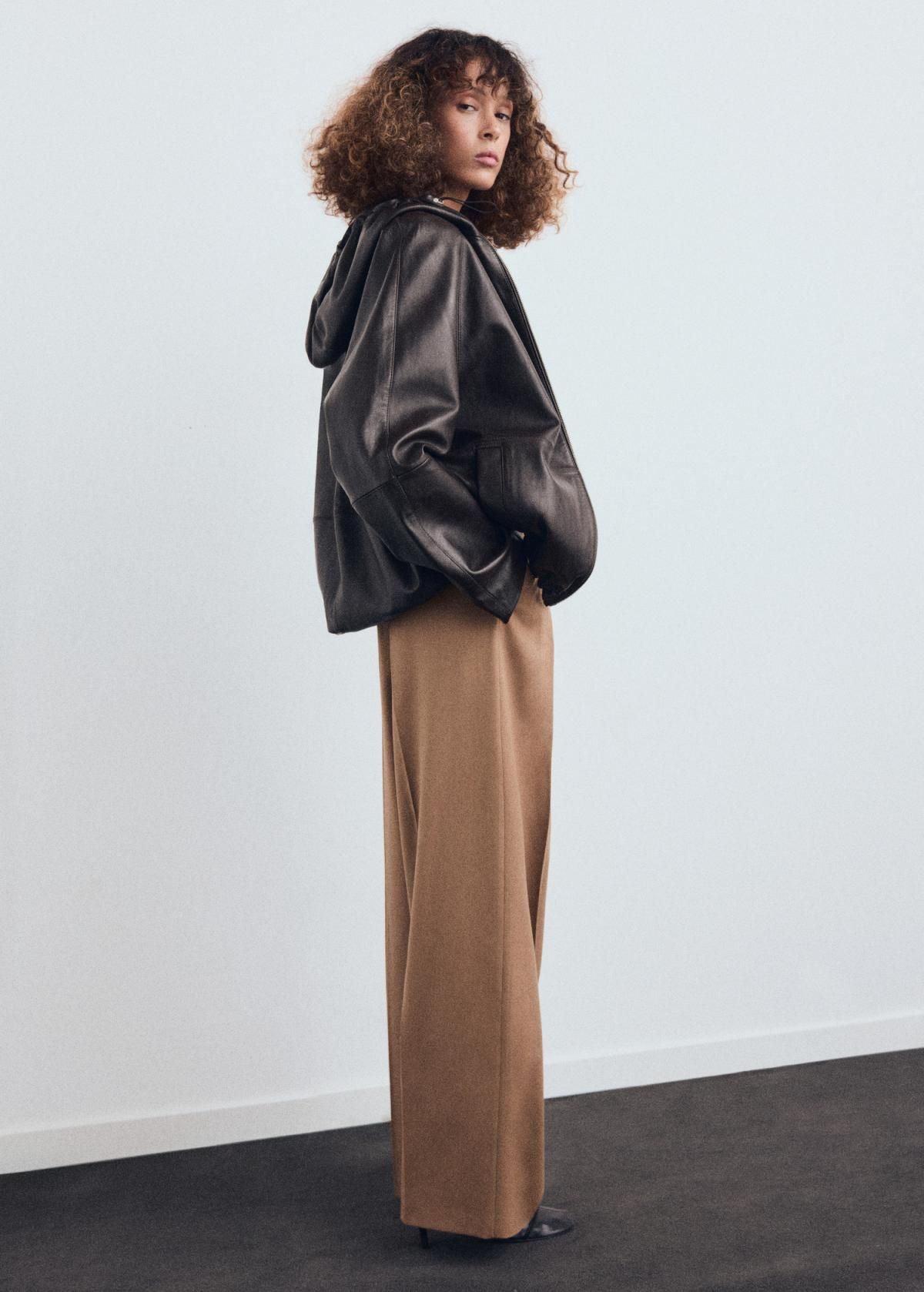 망고 베이지 테일러드 핀턱 와이드 슬랙스 팬츠 17017916 MARRON MEDIO - 상세 이미지 5