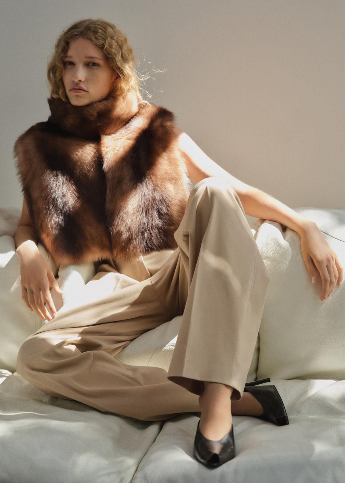 망고 테크니컬 베이지 스트레이트 핀턱 데님 팬츠 17027912 BEIGE - 상세 이미지 2