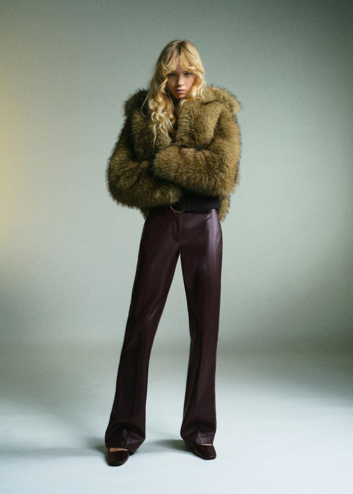 망고 에코레더 슬림핏 부츠컷 팬츠 17097803 VINO - 상세 이미지 5