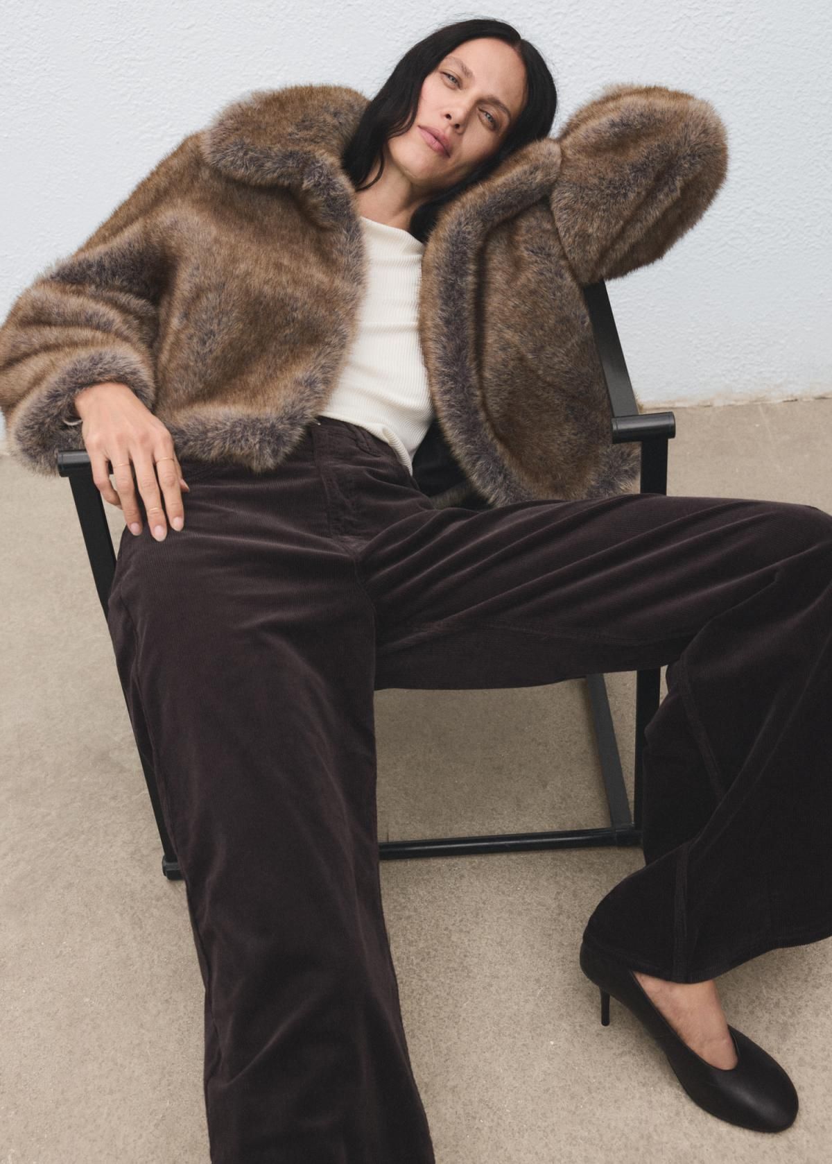 망고 코듀로이 하이웨스트 와이드 팬츠 17057780 CHOCOLATE - 상세 이미지 5