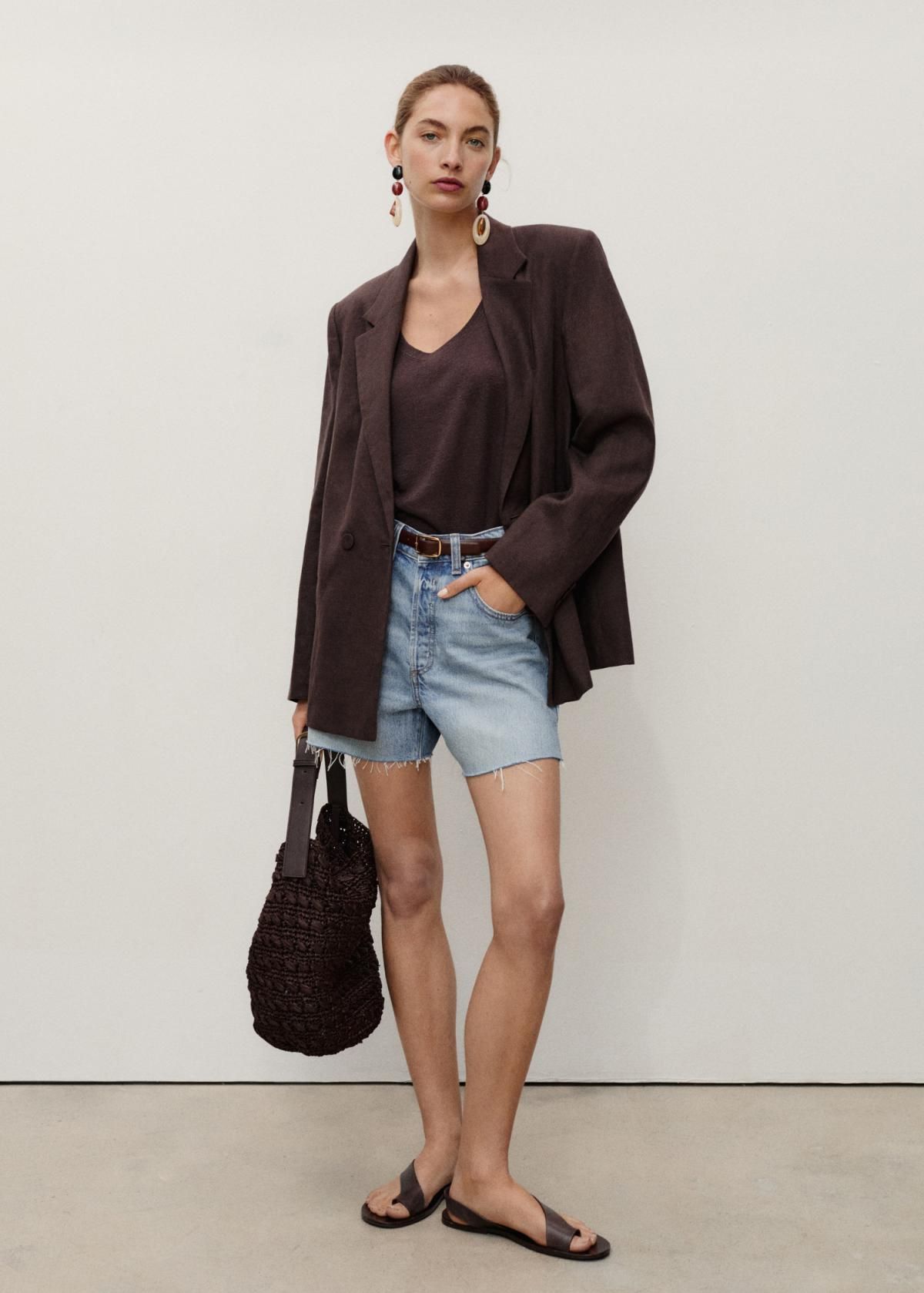 망고 트렌디 데님 밑단 컷팅 미드라이즈 숏 팬츠 17051210 AZUL MEDIO - 상세 이미지 3