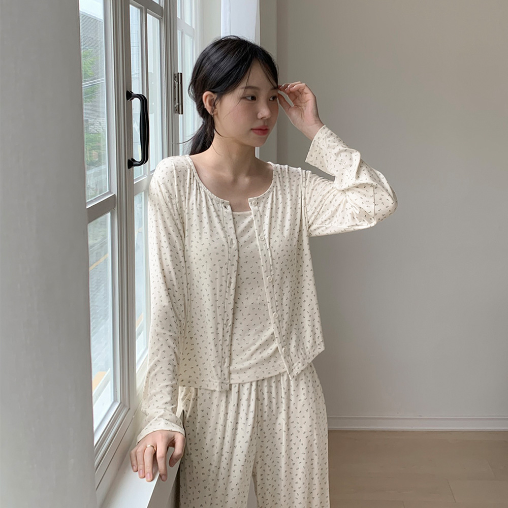 베라 플라워 긴팔 파자마 캡내장 쓰리피스 잠옷세트 1color - 상품 이미지