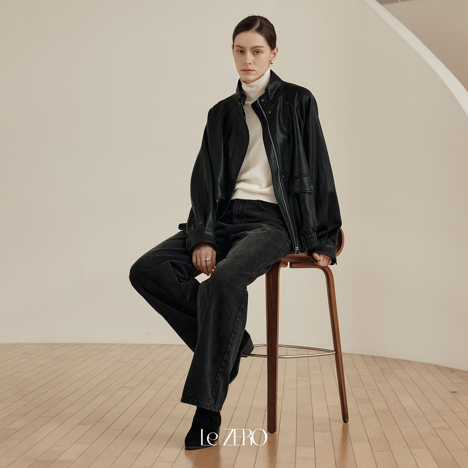 [제로스트릿] 르제로 페이드 루즈핏 데님 팬츠 LeZERO FADED LOOSE FIT DENIM PANTS / BLACK - 상세 이미지 3