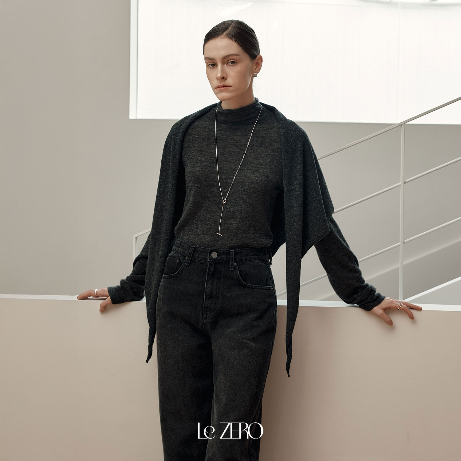 [제로스트릿] 르제로 페이드 루즈핏 데님 팬츠 LeZERO FADED LOOSE FIT DENIM PANTS / BLACK - 상세 이미지 2