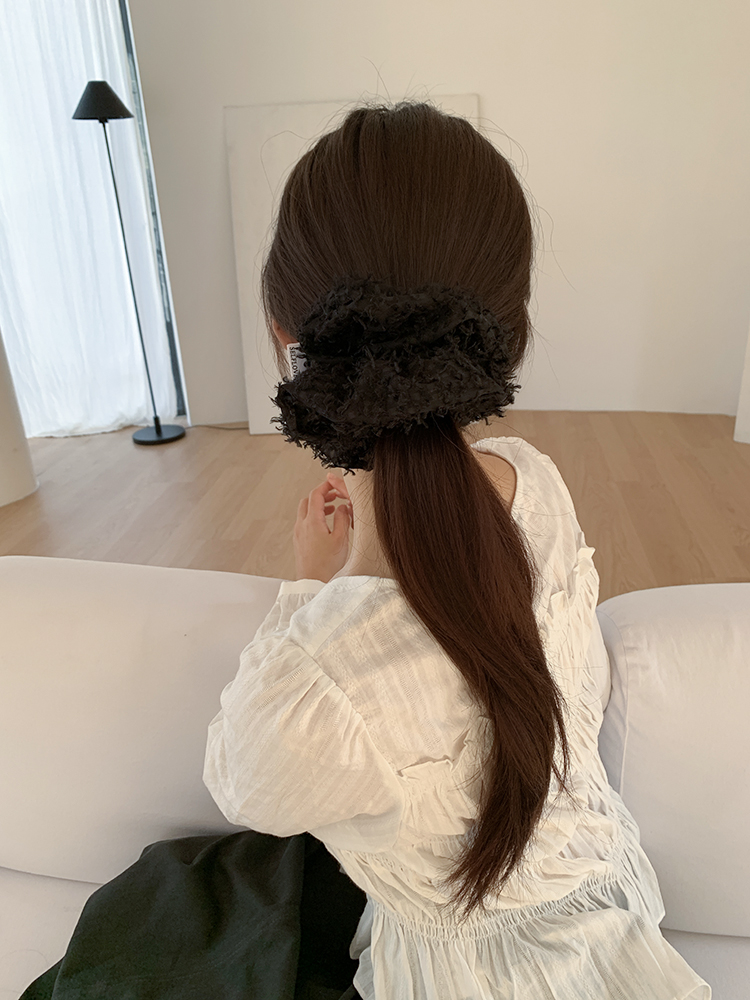 [자체제작] 소프트 플러피 스크런치 (L) - 뽀글이 양털 퍼프 볼륨 풍성 겨울곱창밴드 - 상세 이미지 4