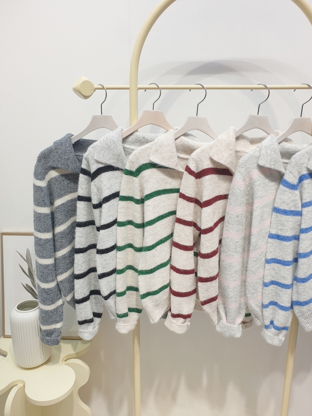 보카시 스트라이프 카라넥 니트 여성 루즈핏 포근한 데일리 가을 겨울 스웨터 - 상세 이미지 3