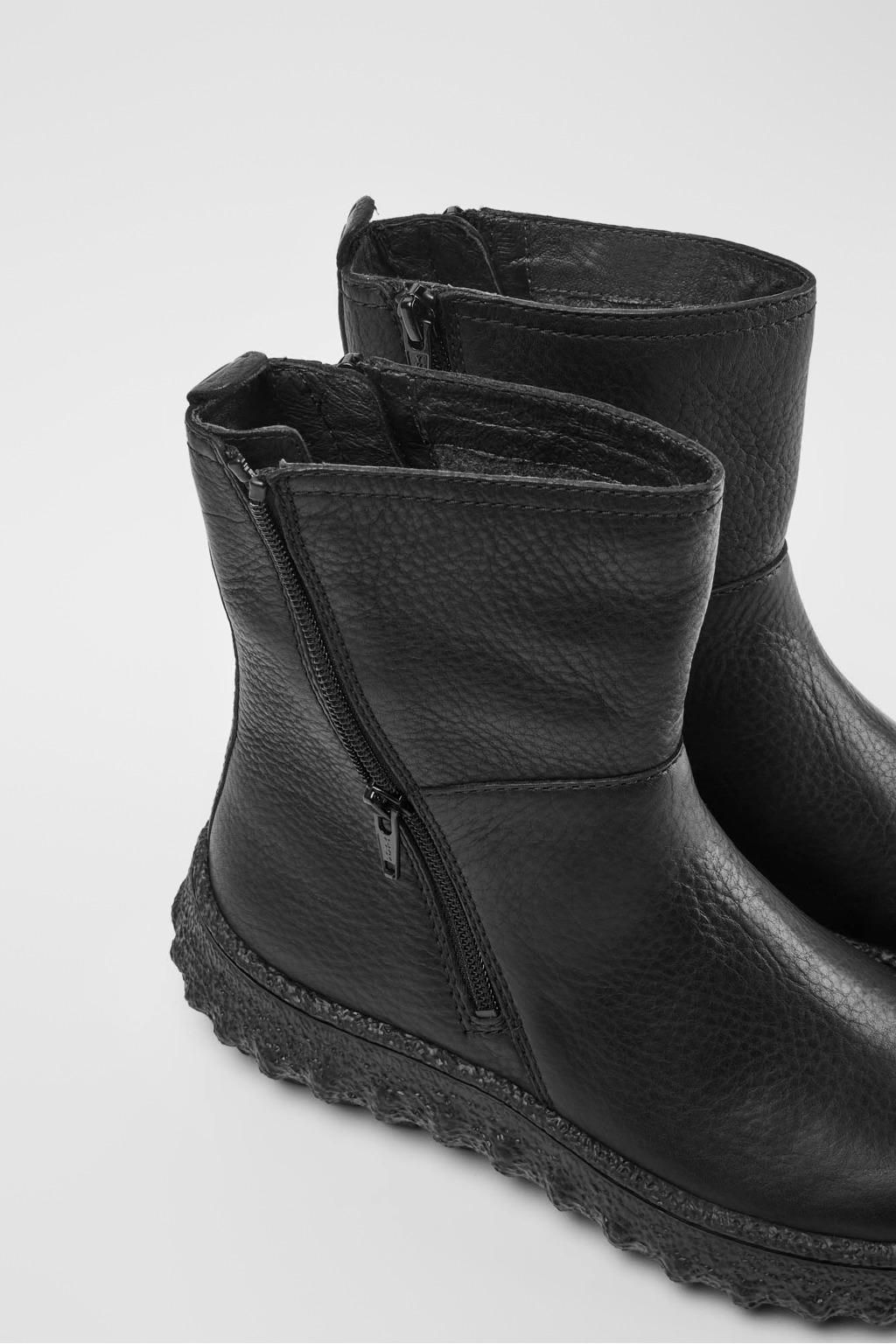 캠퍼 테크니컬 블랙 미들부츠 Ground K400462-001 BLACK - 상세 이미지 2