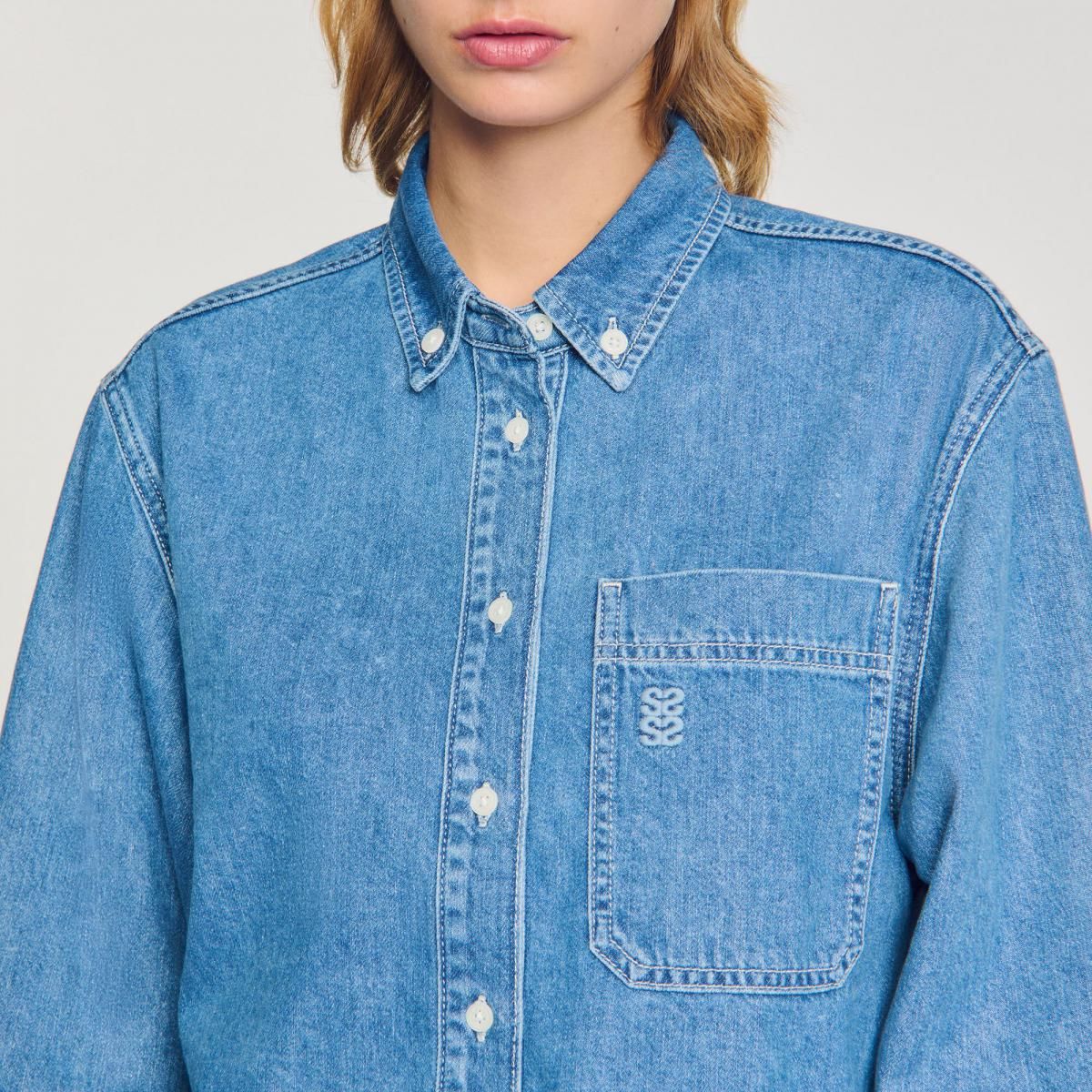 산드로 크롭 오버사이즈 데님 셔츠 SFPCM01254_4785 JEANSBLAU - 상세 이미지 4
