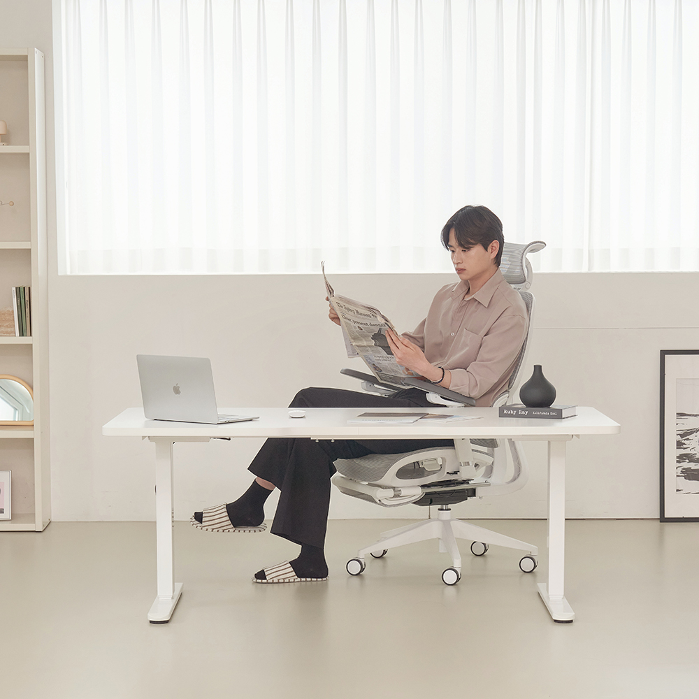 에이픽스 듀얼 모터 전동 3단 높이조절 스탠딩 모션데스크 MD303D 1400 제품 이미지