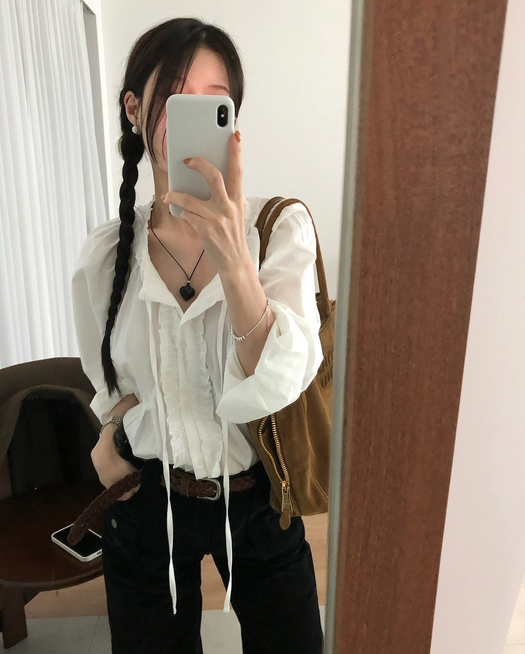 제블 여성 레이어드 이너 프릴 퍼프 벌룬 리본 루즈핏 블라우스 - 메인 이미지