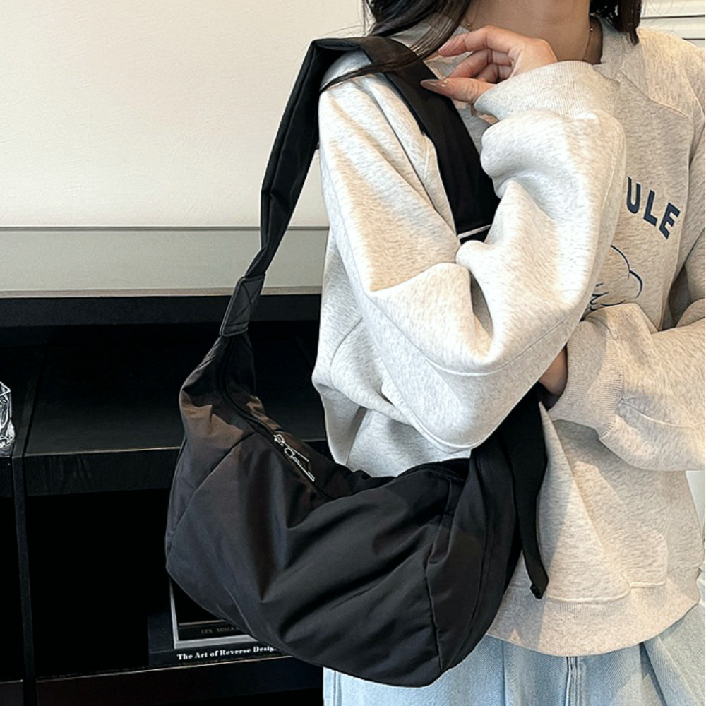 크로와상백 카벼운 나일론 가방 크로스백 데일리 여행용 숄더 반달 - 상세 이미지 2