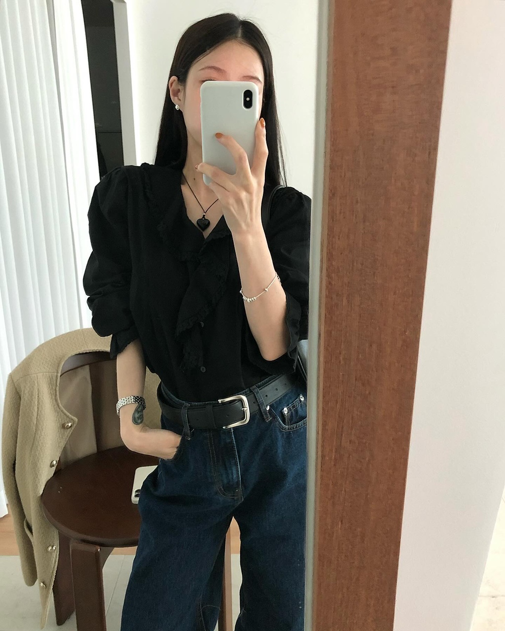 테고 여성 브이넥 루즈핏 오버핏 레이어드 이너 핀턱 프릴 레이스 셔링 퍼프 카라 블라우스 제품 이미지