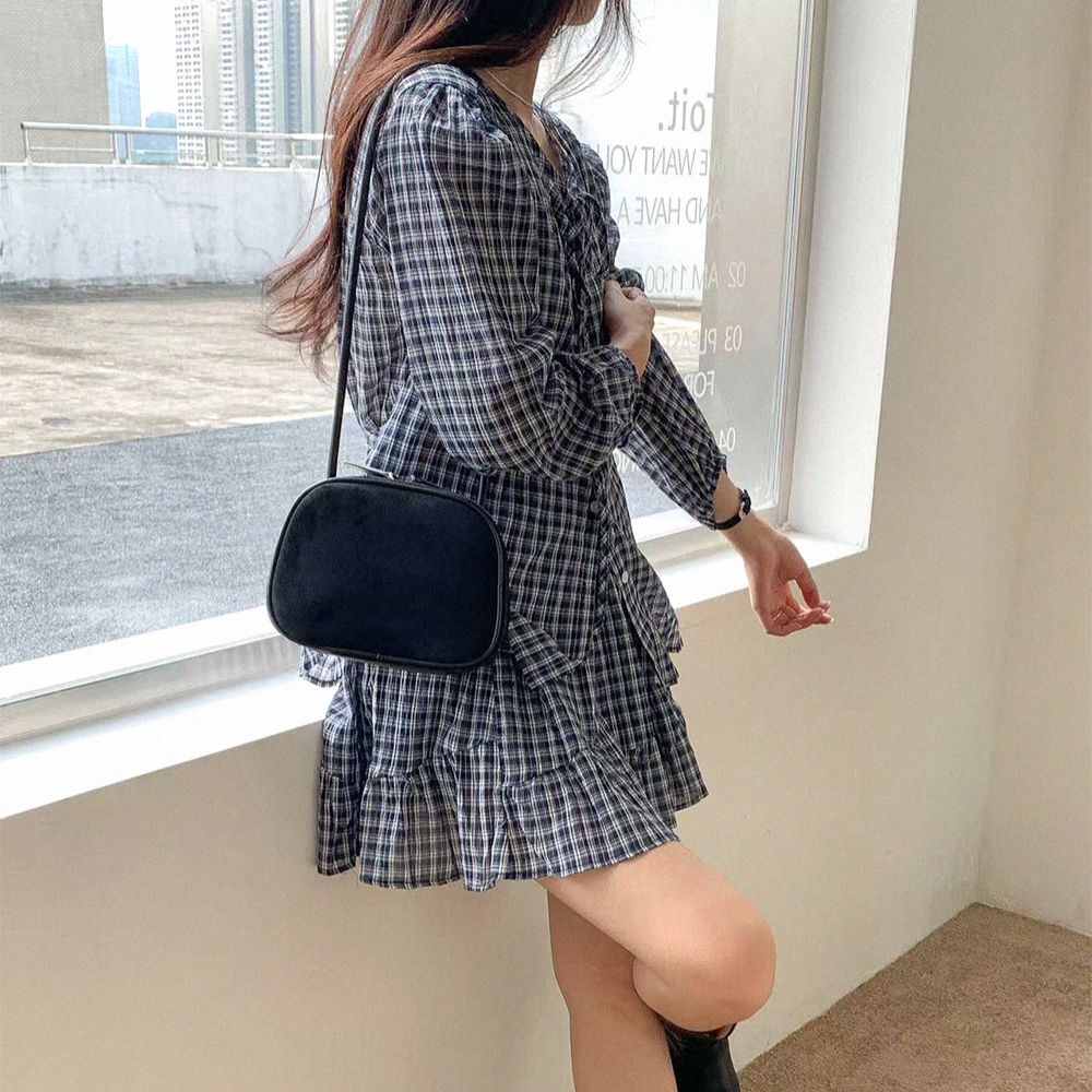 스웨이드숄더백 휘뚜루마뚜루 스퀘어 데일리 스웨이드백 - 상세 이미지 2