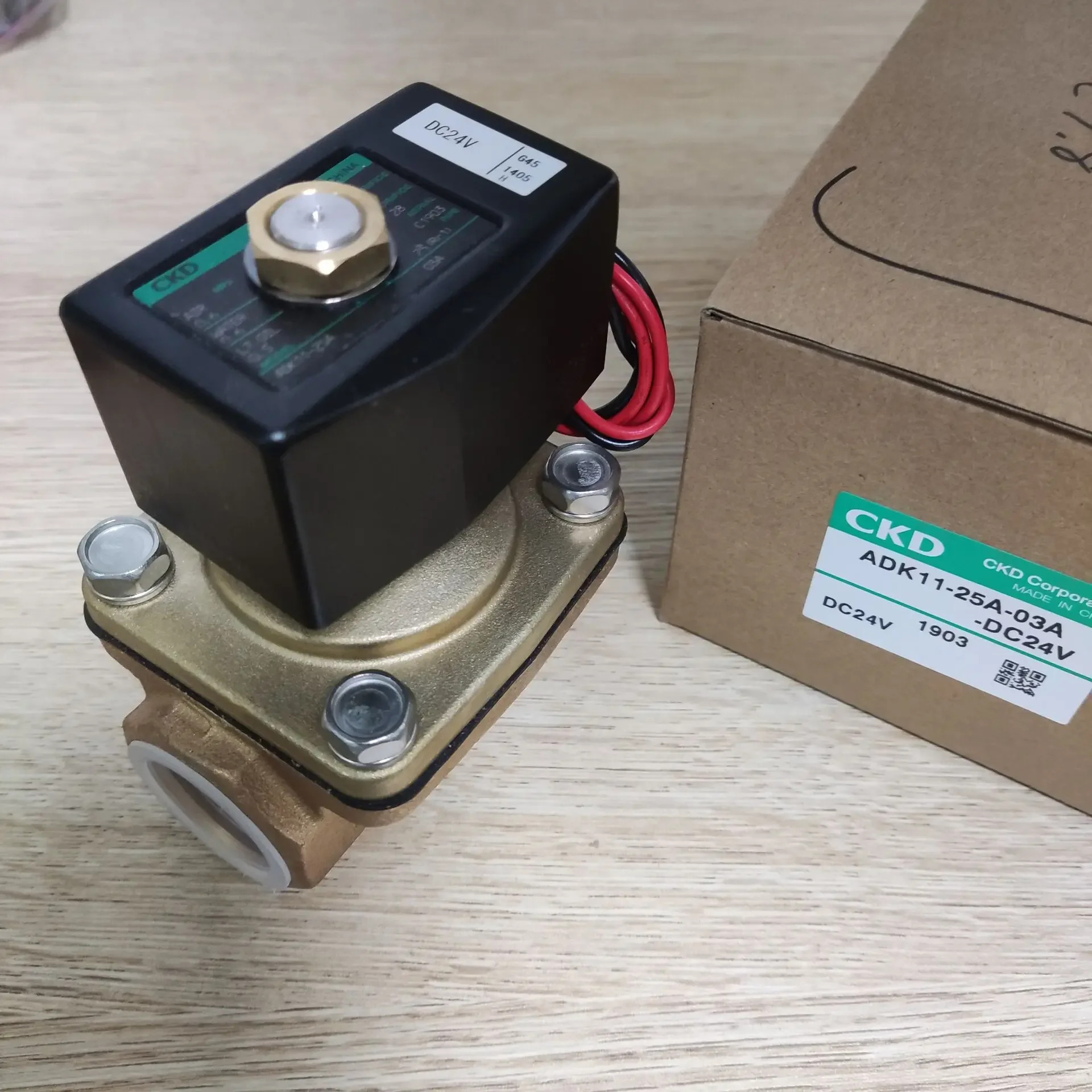 황동 2 포트 솔레노이드 밸브 ADK11-25A-03A 24VDC 220VAC