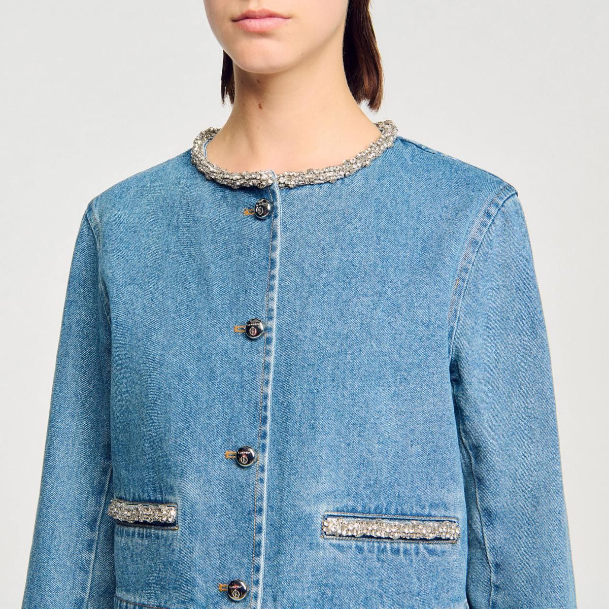 산드로 스트라스 데님 라운드넥 크롭 재킷 SFPBL01187_4785 JEANSBLAU - 상세 이미지 4