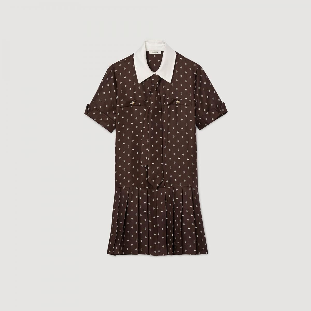 산드로 그래픽 프린트 새틴 미니 원피스 플리츠 카라 배색 반팔 SFPRO04601_A394 BROWN / WHITE - 상품 이미지