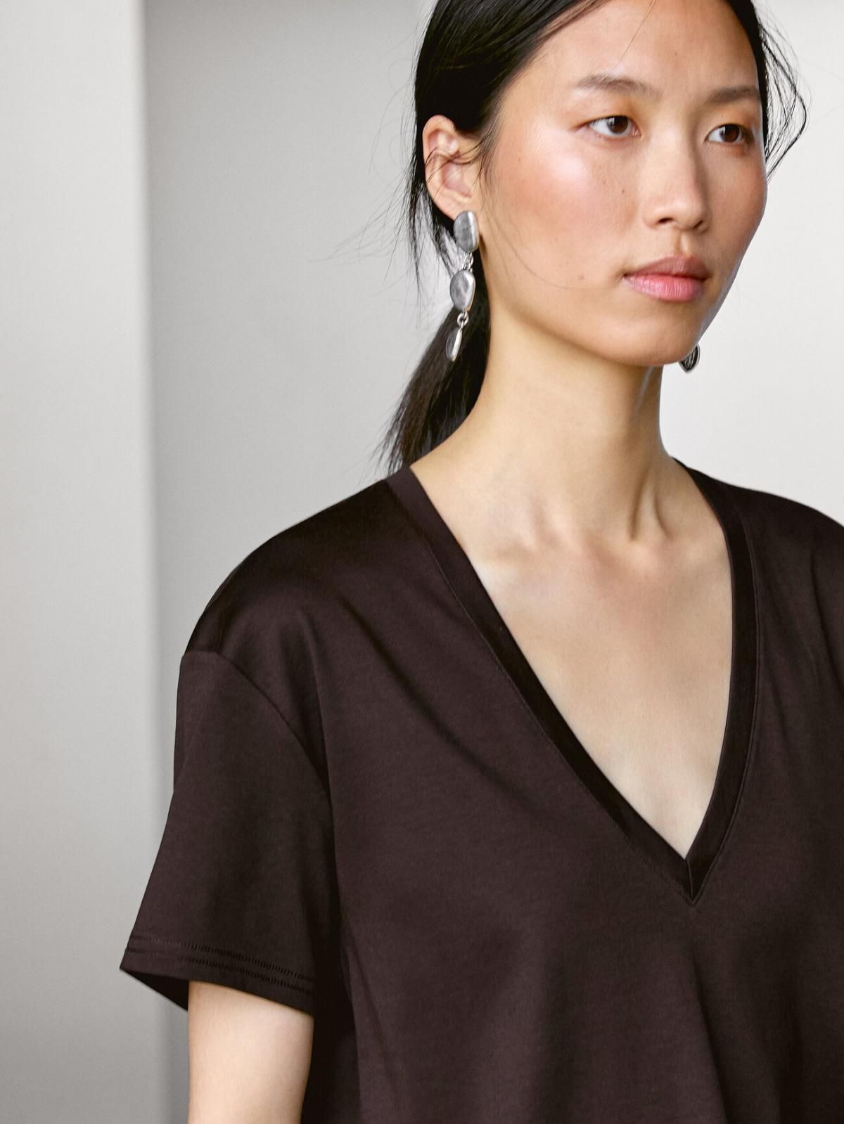 마시모두띠 미니멀 브이넥 100 코튼 반팔 티셔츠 6831/935 BROWN - 상세 이미지 3
