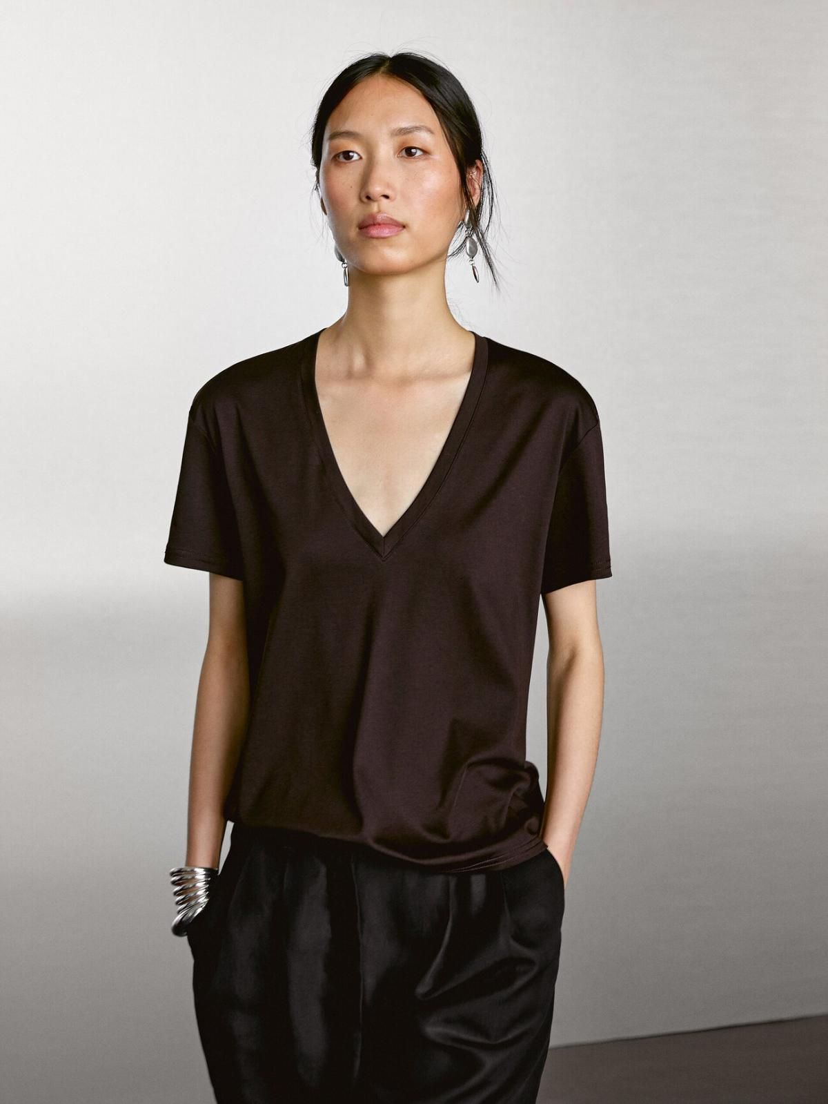 마시모두띠 미니멀 브이넥 100 코튼 반팔 티셔츠 6831/935 BROWN - 상세 이미지 4