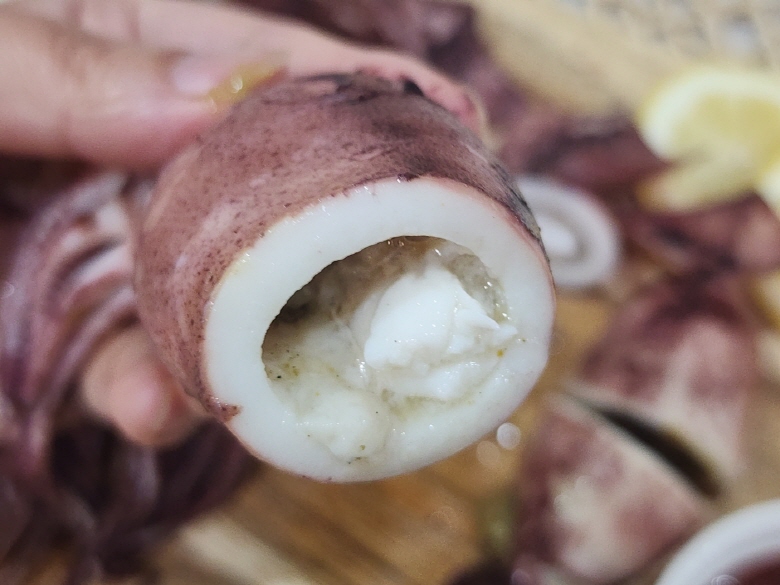 국내산 선동 오징어 1팩 1kg 내외 4~5미 통오징어 냉동 통찜, 볶음, 국거리용 - 상세 이미지 5
