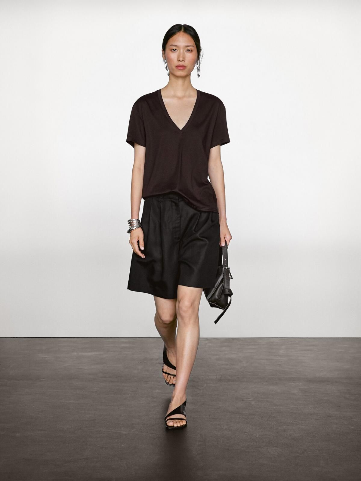 마시모두띠 미니멀 브이넥 100 코튼 반팔 티셔츠 6831/935 BROWN - 상세 이미지 2