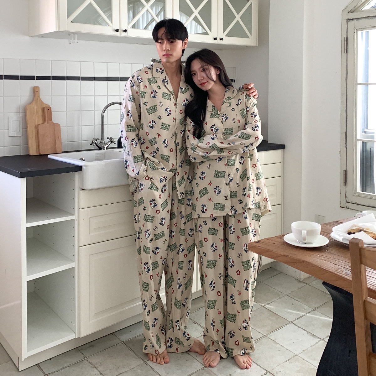 디즈니 커플 구름미키잠옷세트 긴팔 긴바지 파자마 홈웨어 선물 - 상품 이미지
