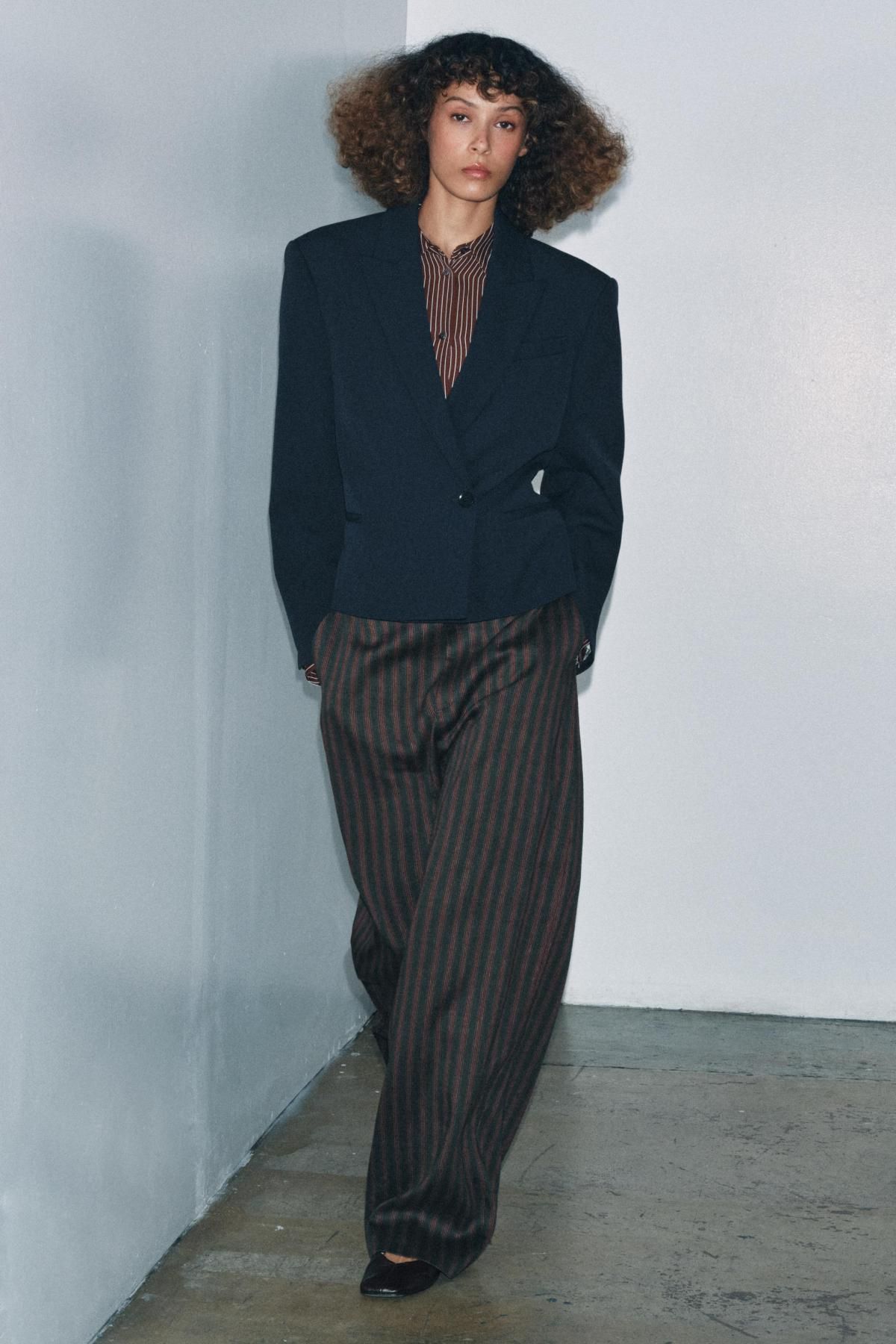 자라 프리미엄 크롭 테일러드 블레이저 8954/797 DARK NAVY - 상세 이미지 2