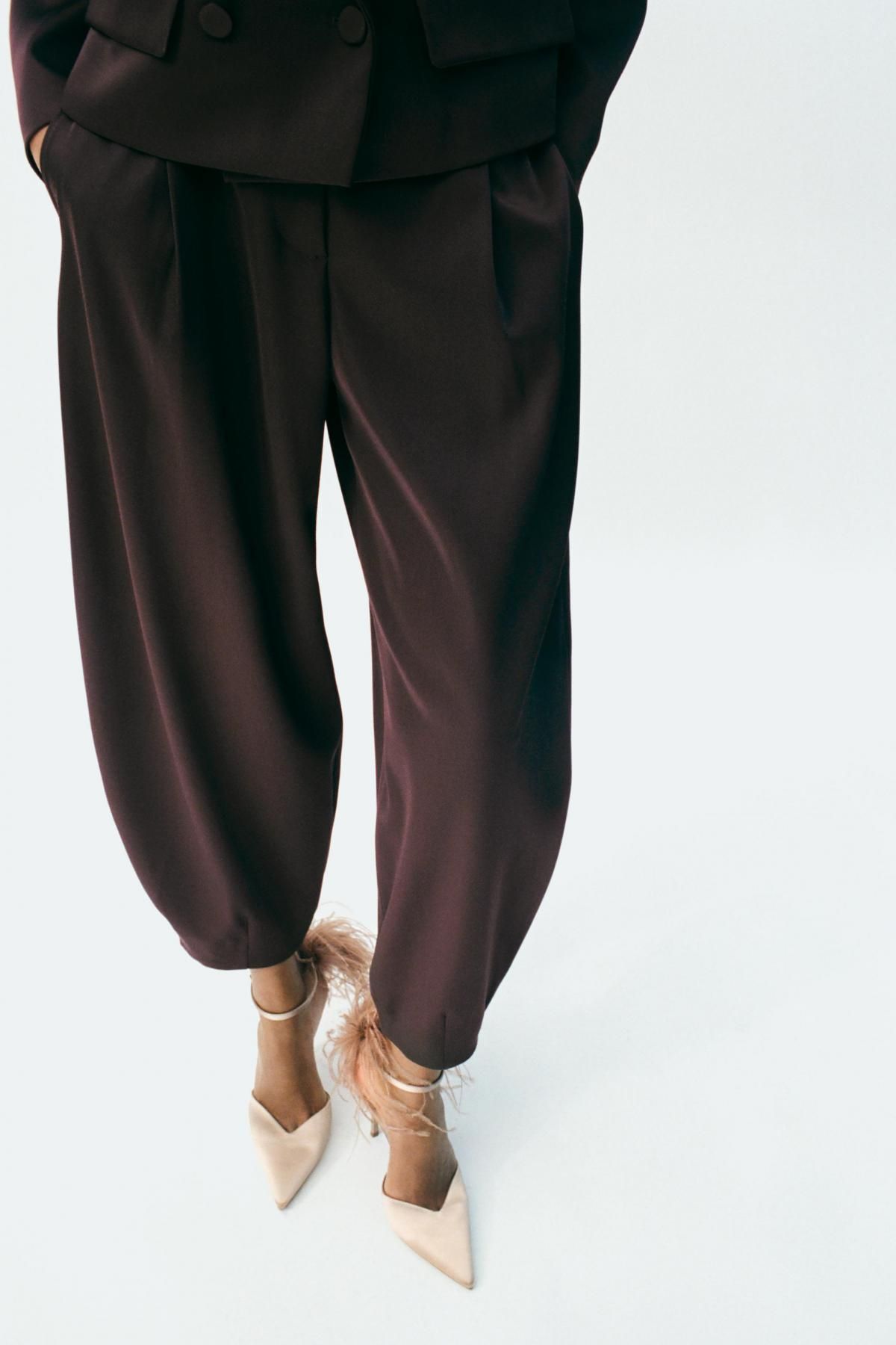 자라 새틴 캐롯핏 테크니컬 슬랙스 팬츠 9527/606 DARK BROWN - 상품 이미지