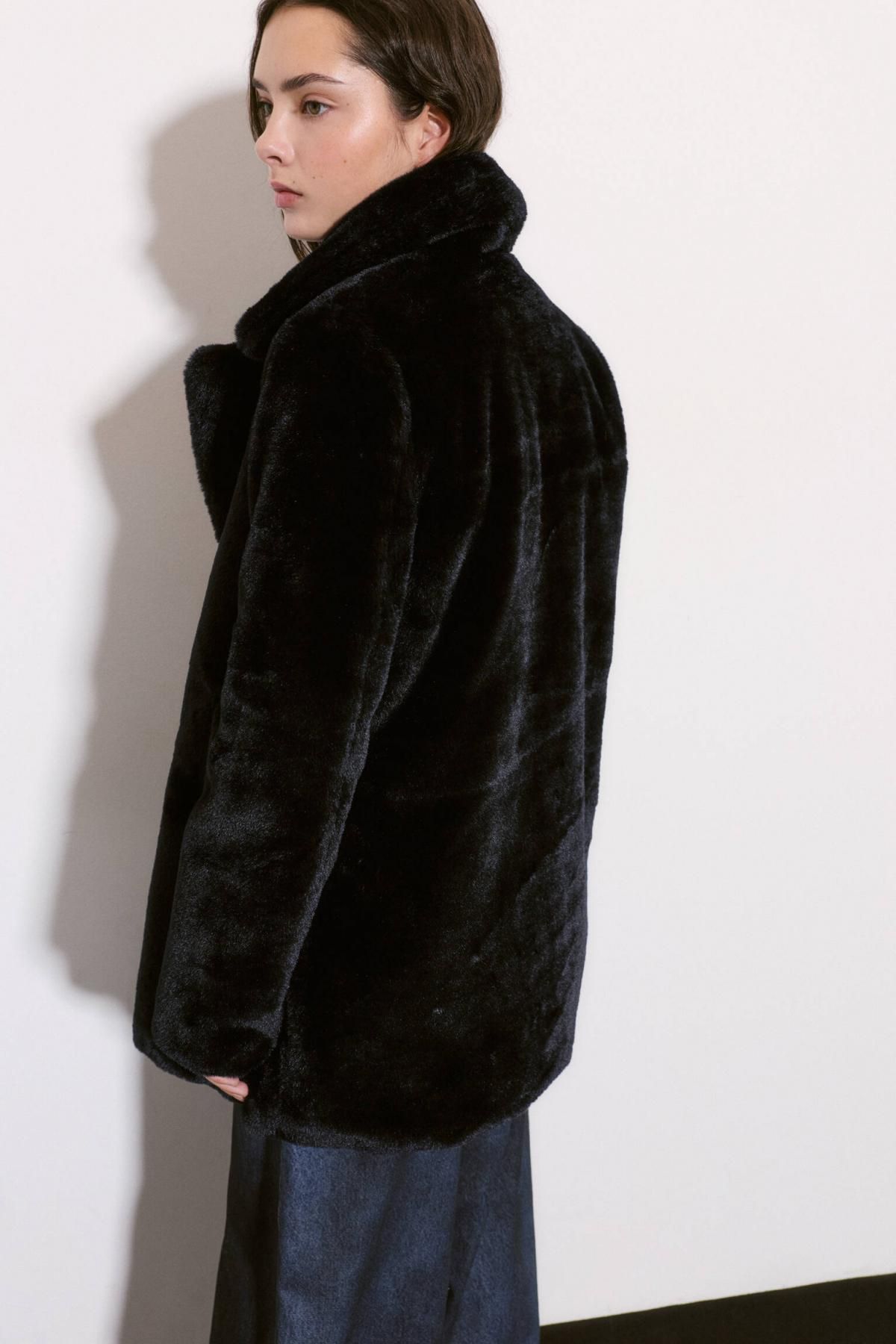 풀앤베어 블랙 페이크 퍼 롱 코트 7800/303 BLACK - 상세 이미지 3