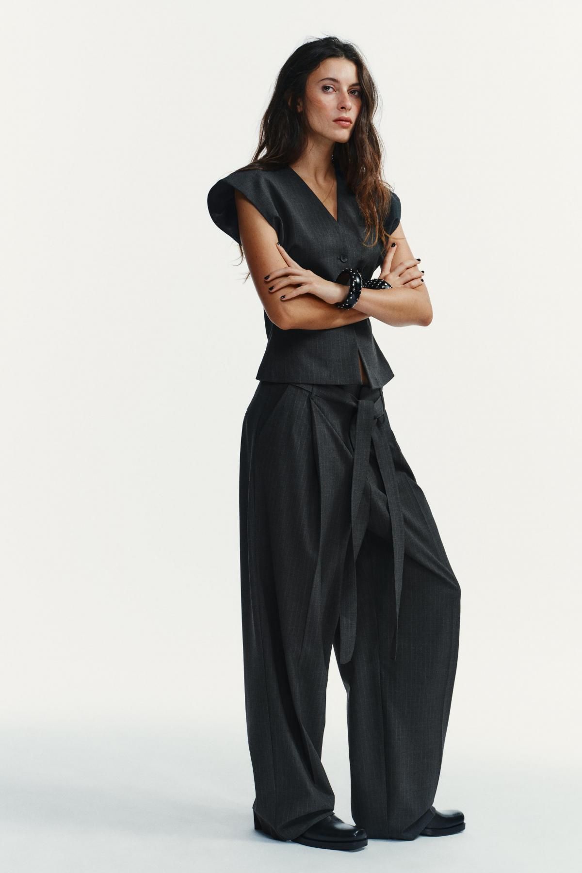 자라 핀스트라이프 브이넥 테일러드 베스트 2010/768 CHARCOAL GREY - 상세 이미지 2