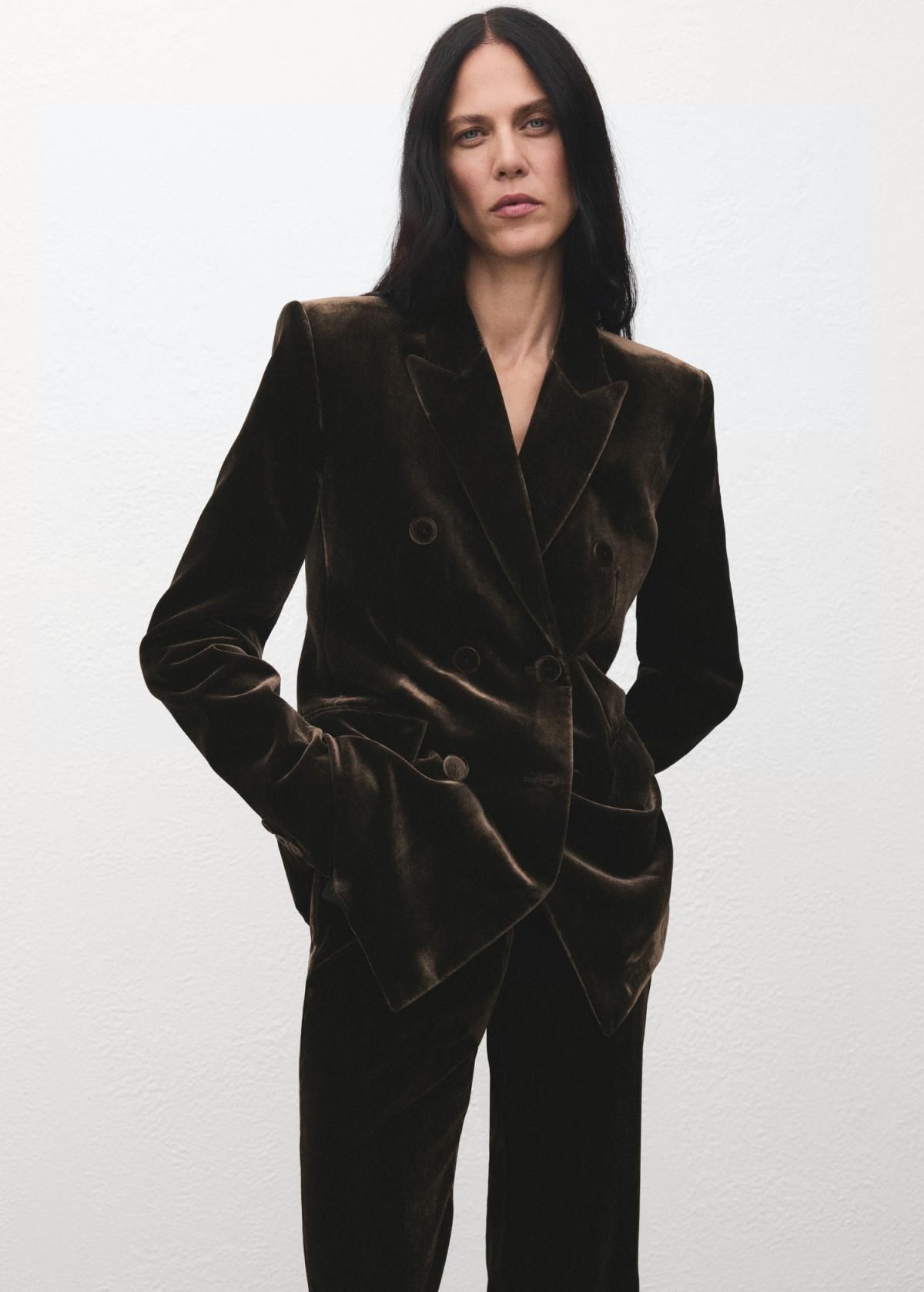 망고 벨벳 플레어 하이웨이스트 정장 팬츠 17079406 CHOCOLATE - 상세 이미지 4