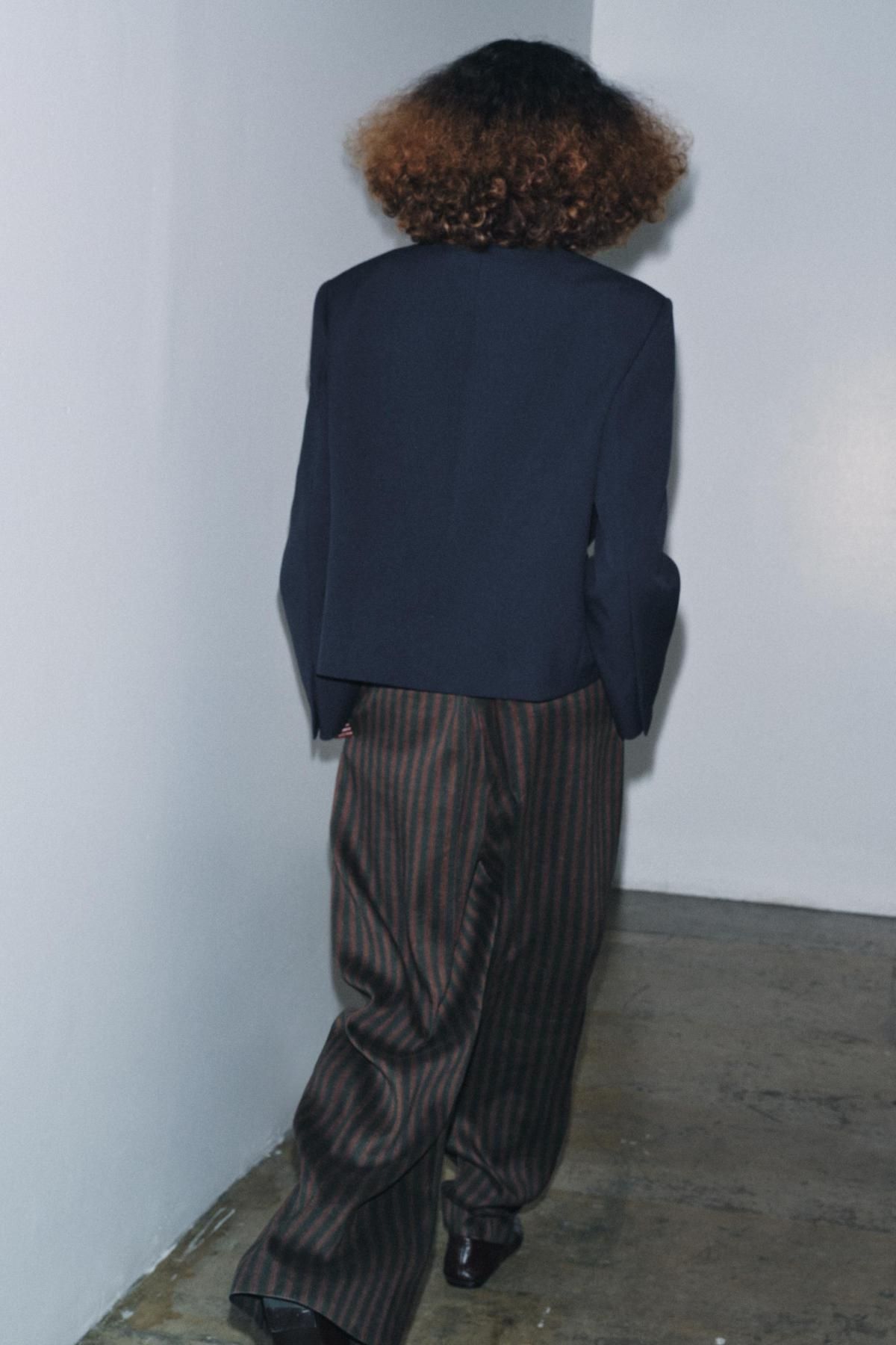 자라 프리미엄 크롭 테일러드 블레이저 8954/797 DARK NAVY - 상세 이미지 4