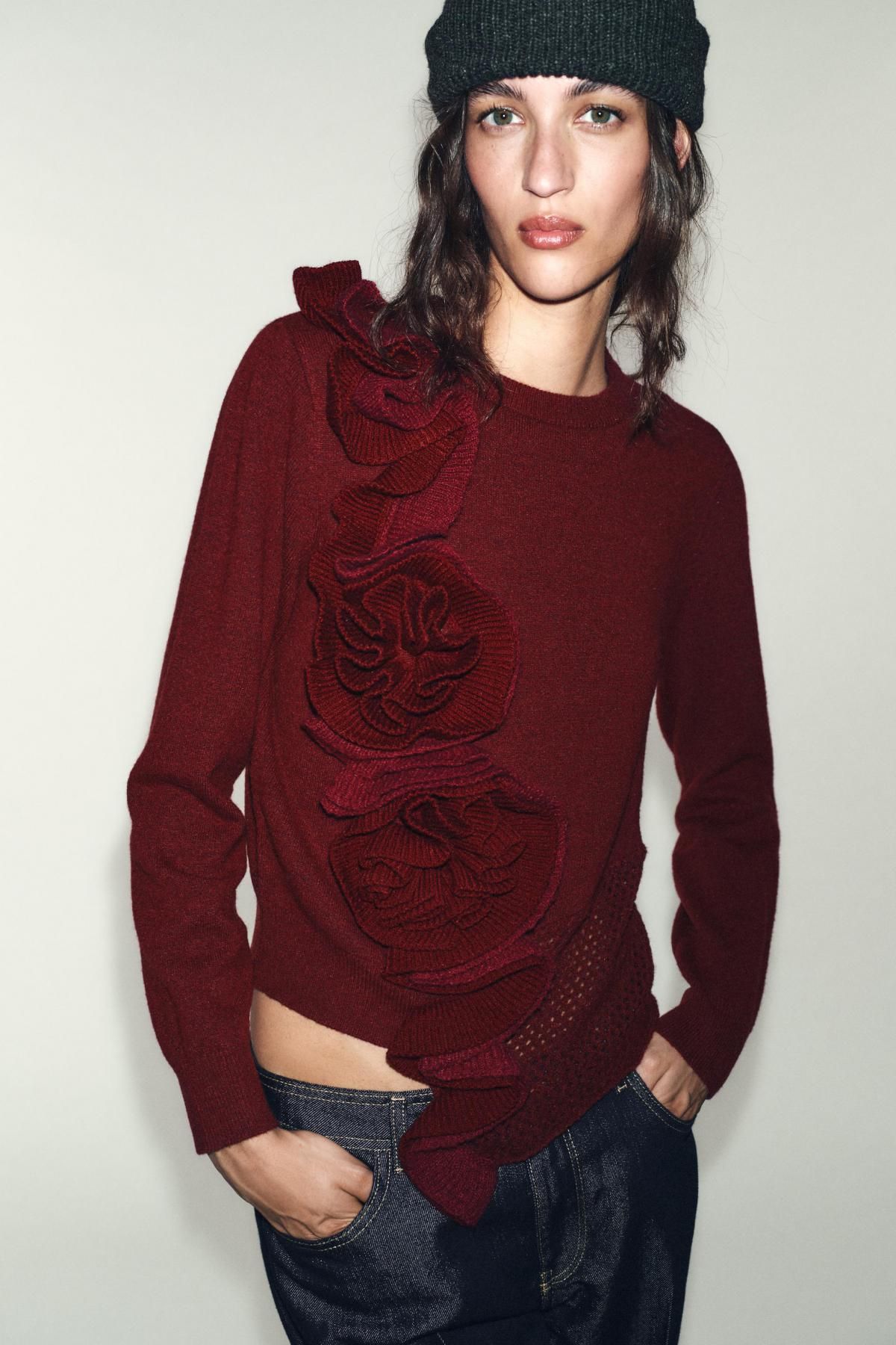 자라 플라워 텍스처 라운드넥 니트 스웨터 9874/110 BURGUNDY - 상세 이미지 3