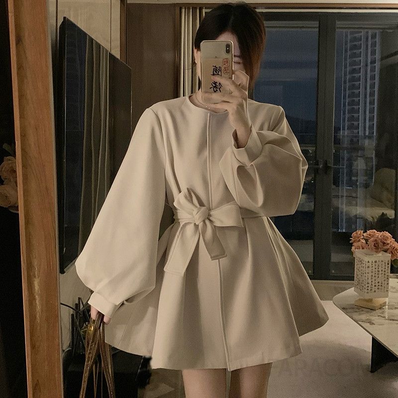 여성 빅사이즈 라운드넥 벌룬소매 허리스트랩 플레어 A라인 미니코트 우아한 하객룩 오피스룩 데이트룩 봄 가을 - 메인 이미지