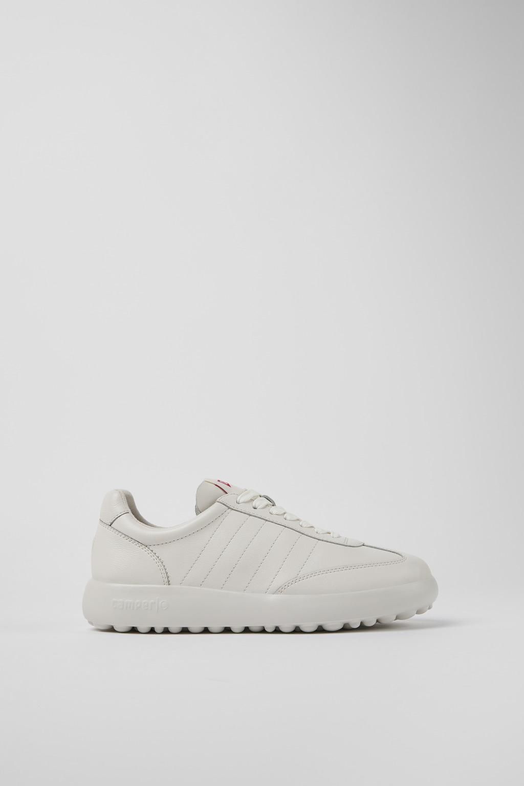캠퍼 베이직 화이트 레더 테크니컬 여성 로우탑 스니커즈 Pelotas XLite K201392-001 WHITE - 메인 이미지